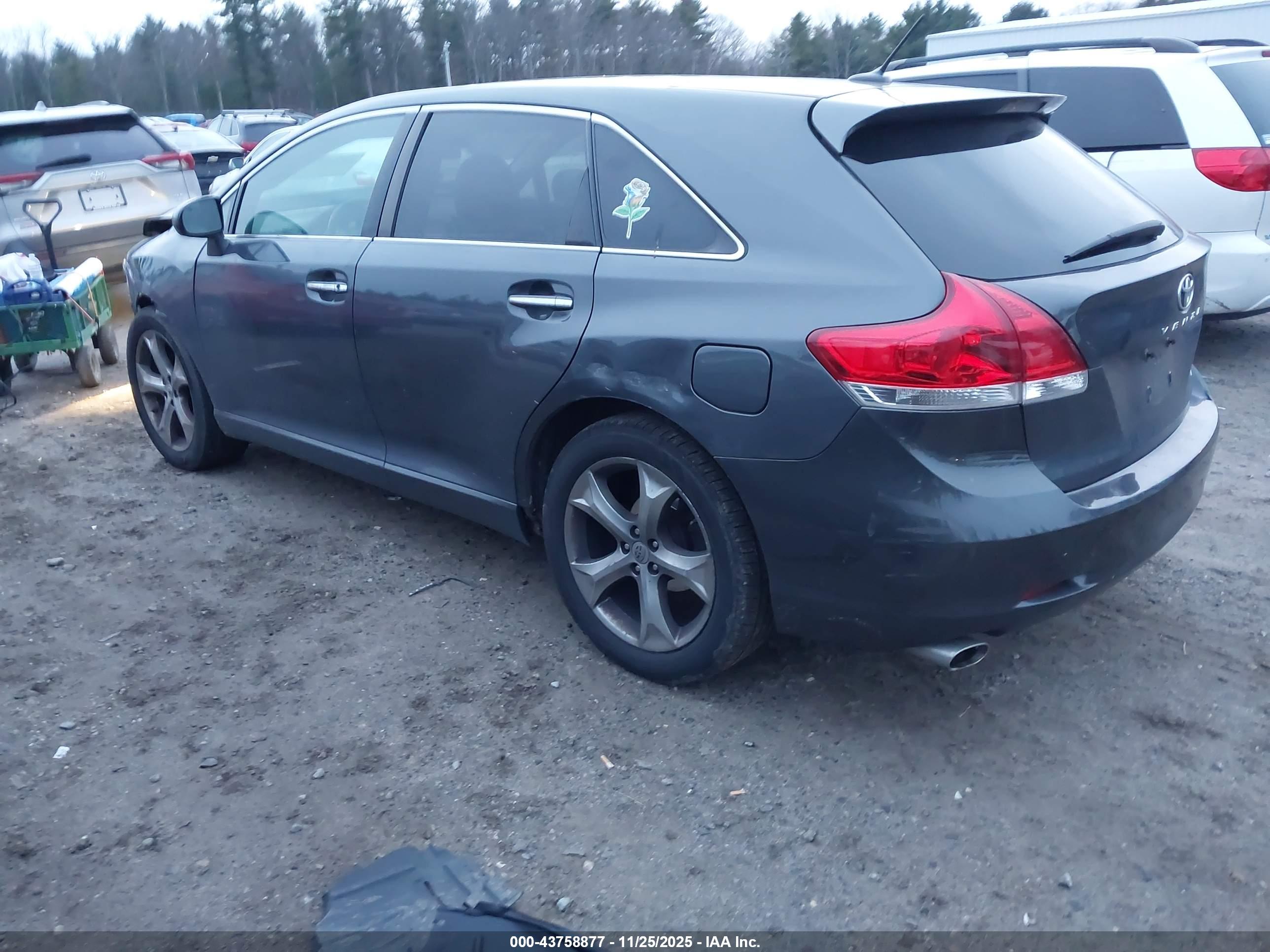 TOYOTA VENZA image 3