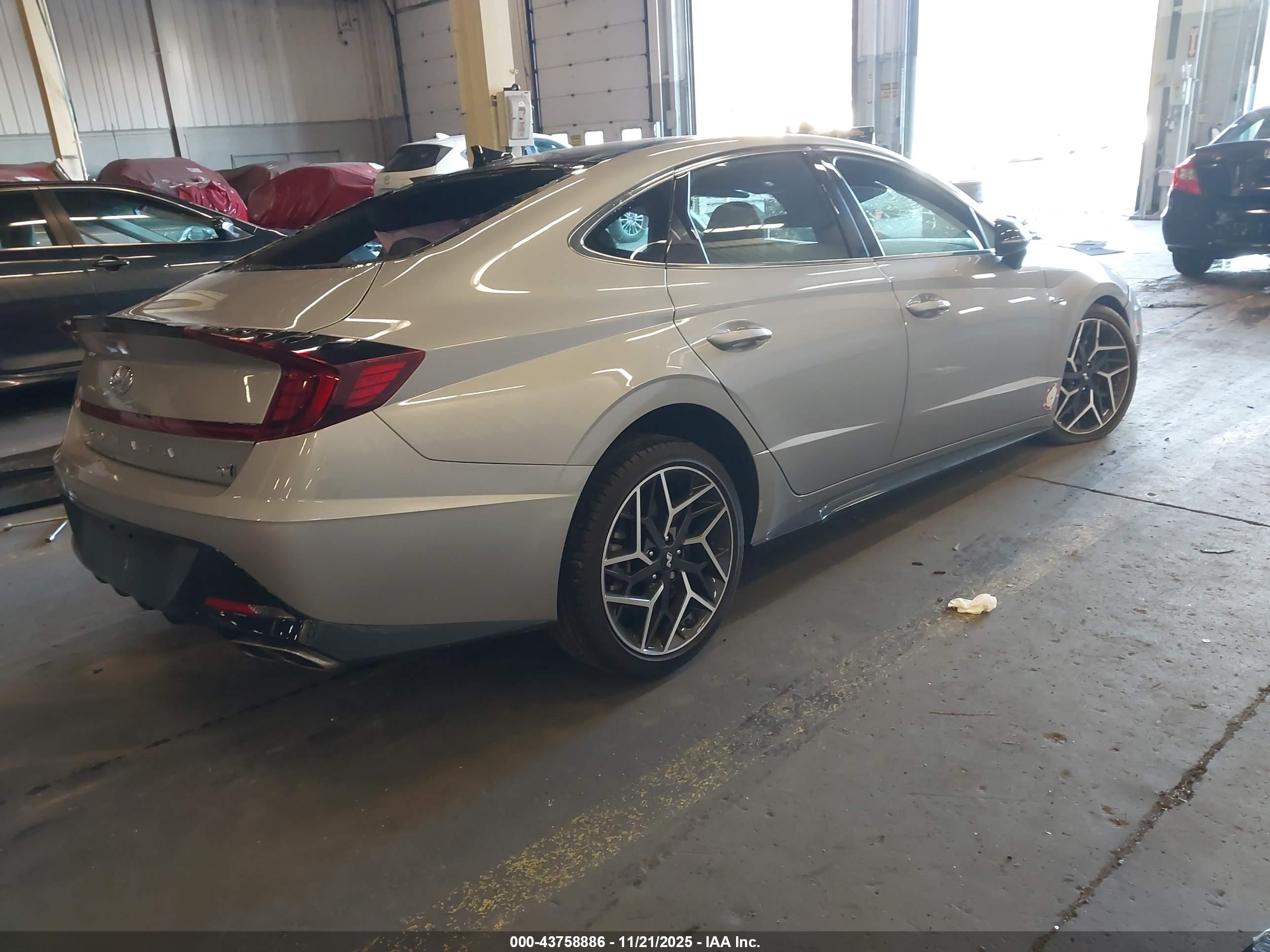 HYUNDAI SONATA image 4