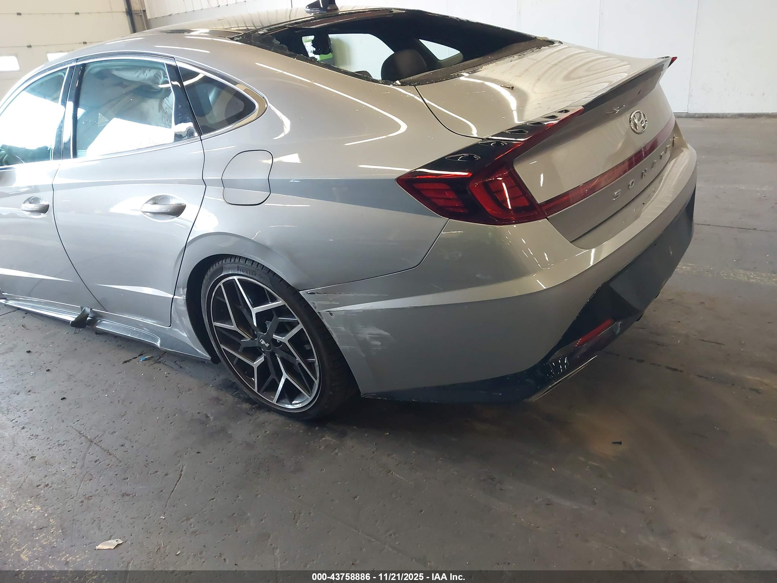 HYUNDAI SONATA image 6
