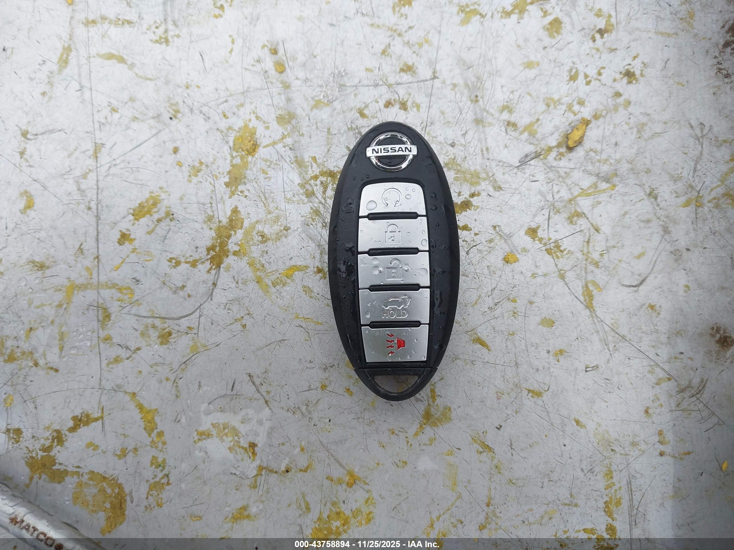 NISSAN ROGUE image 11