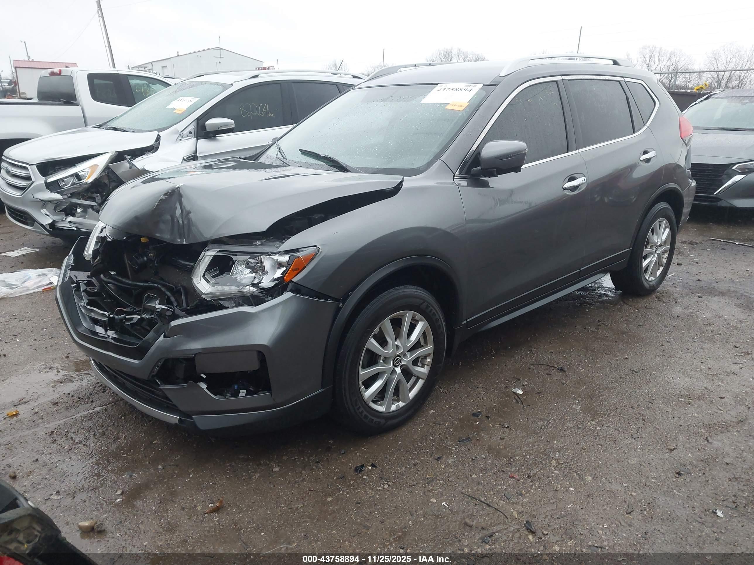 NISSAN ROGUE image 2