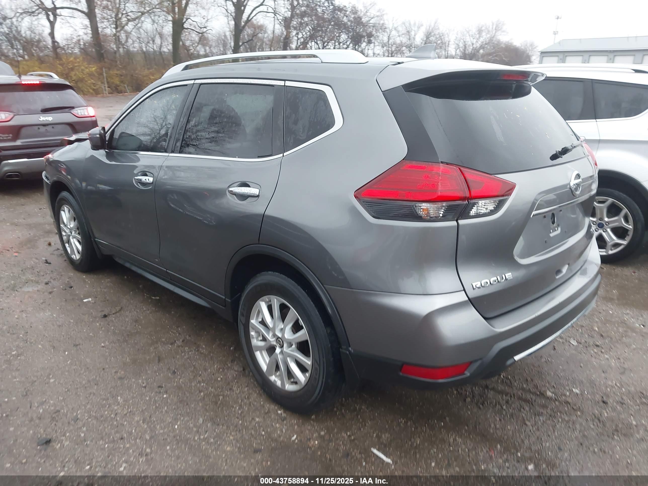 NISSAN ROGUE image 3