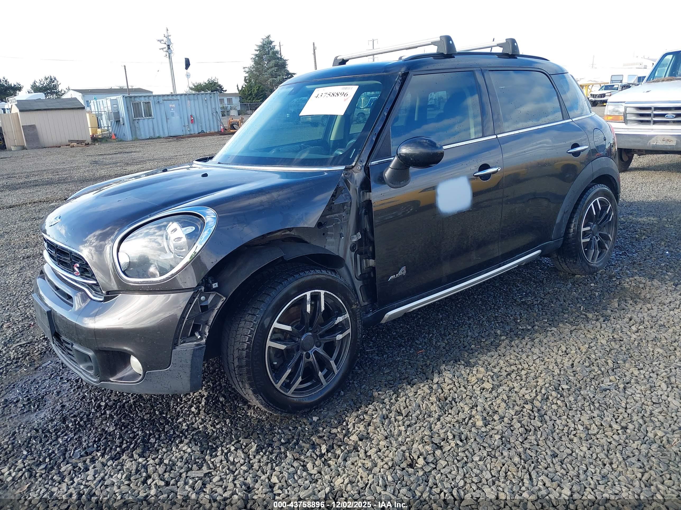 MINI COUNTRYMAN image 2