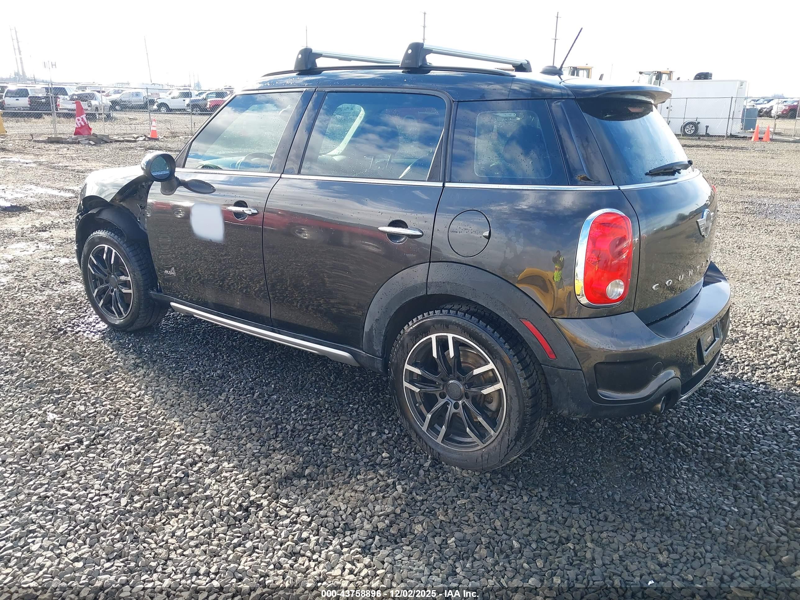 MINI COUNTRYMAN image 3