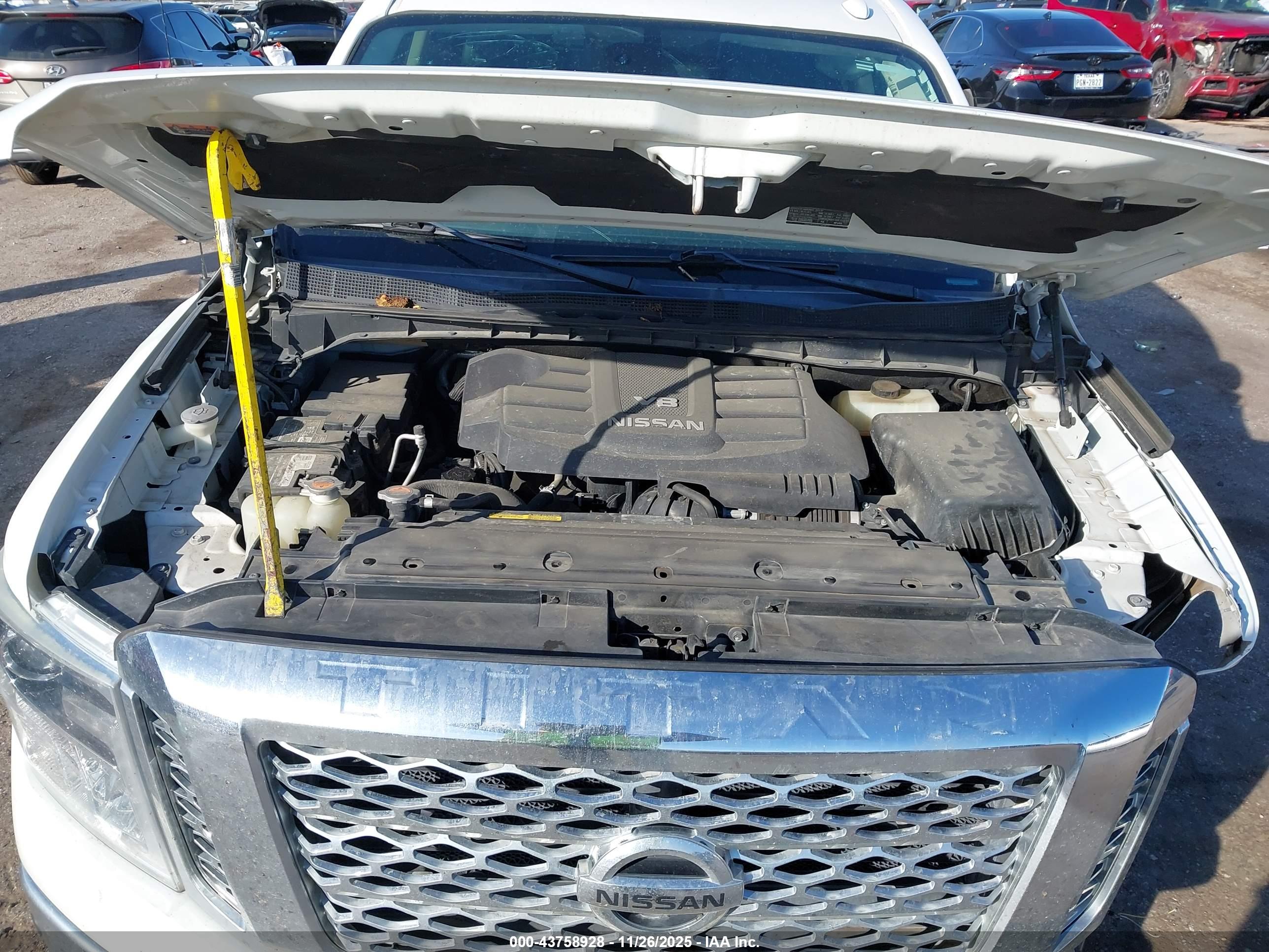 NISSAN TITAN image 10