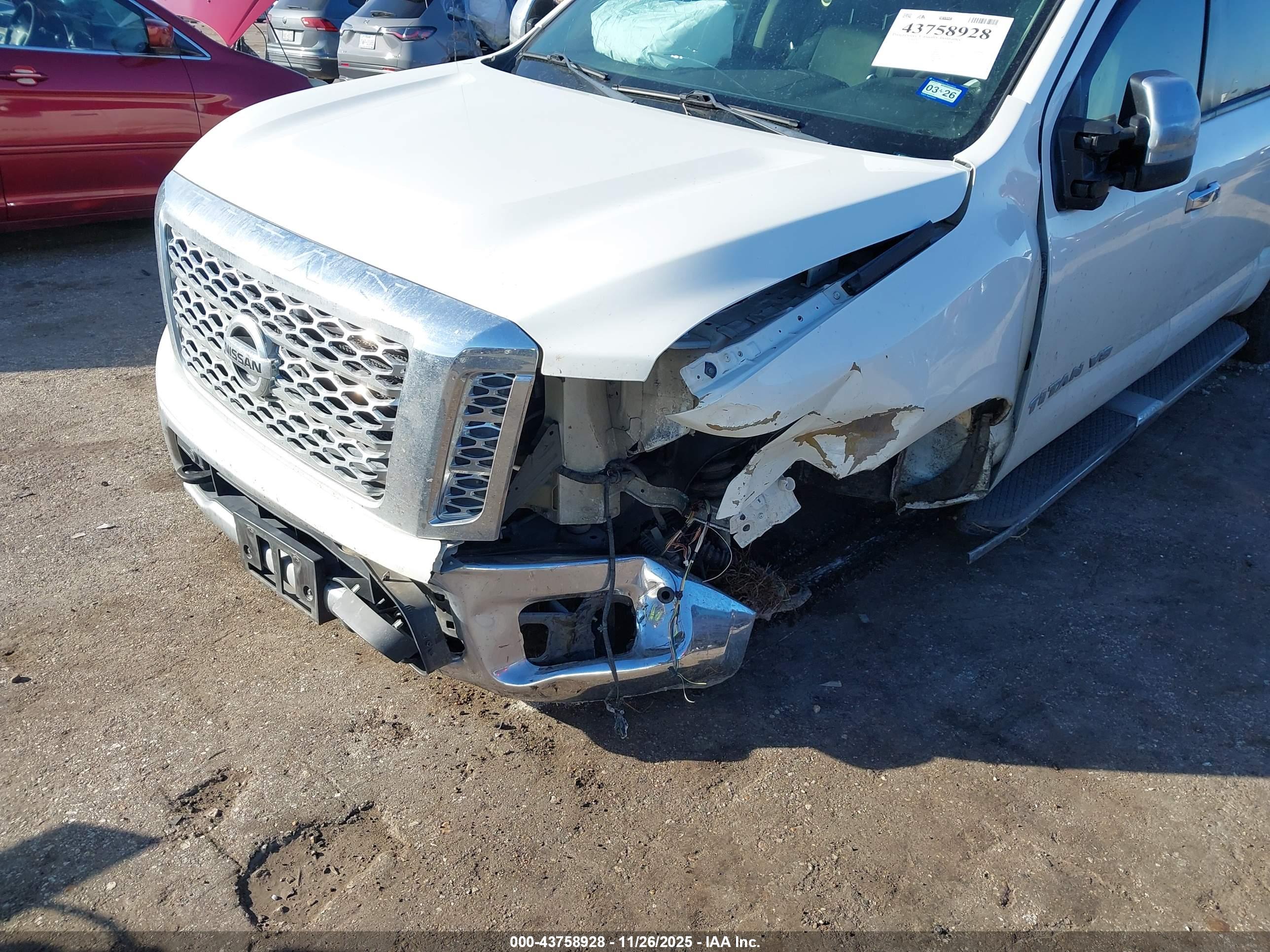 NISSAN TITAN image 6