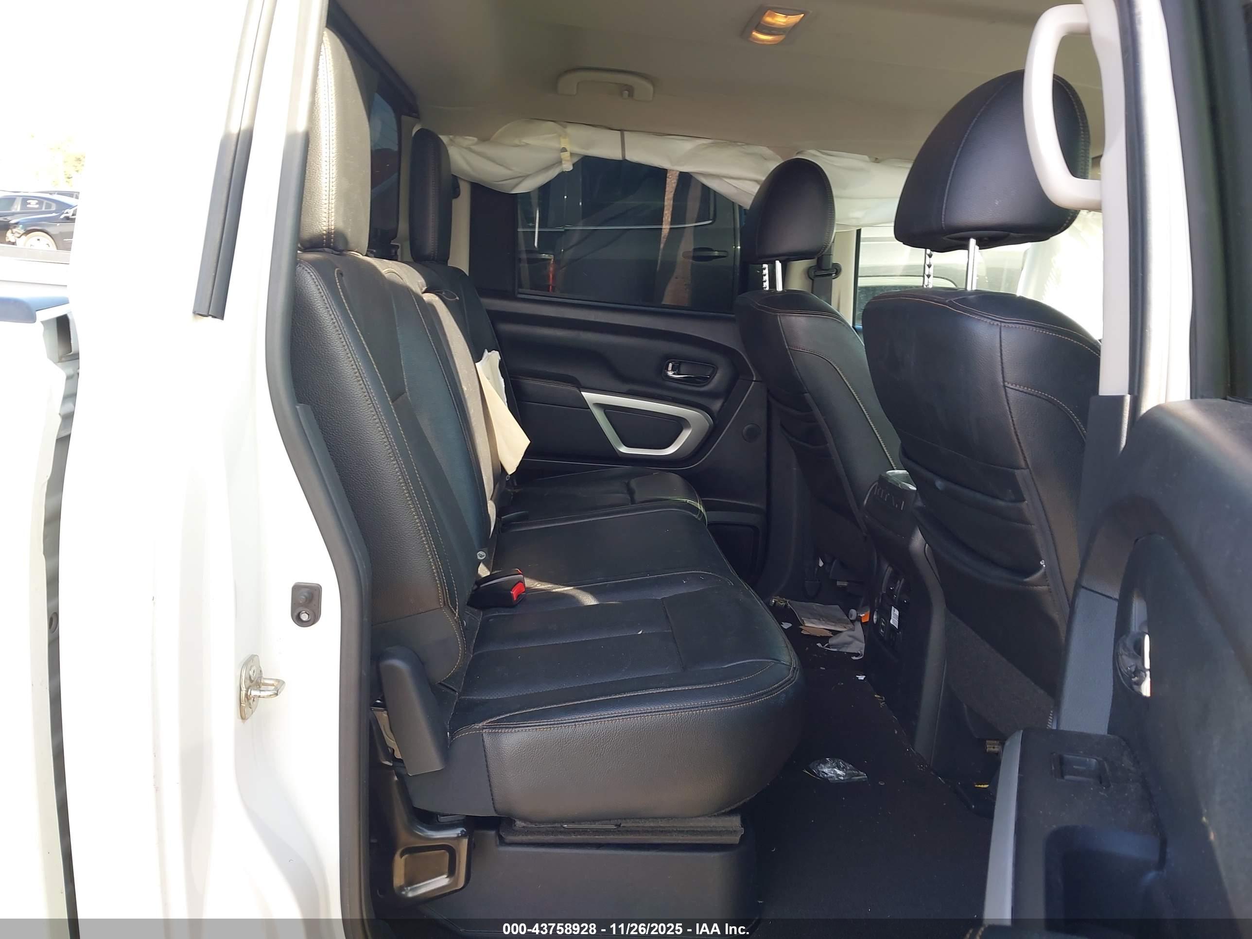 NISSAN TITAN image 8