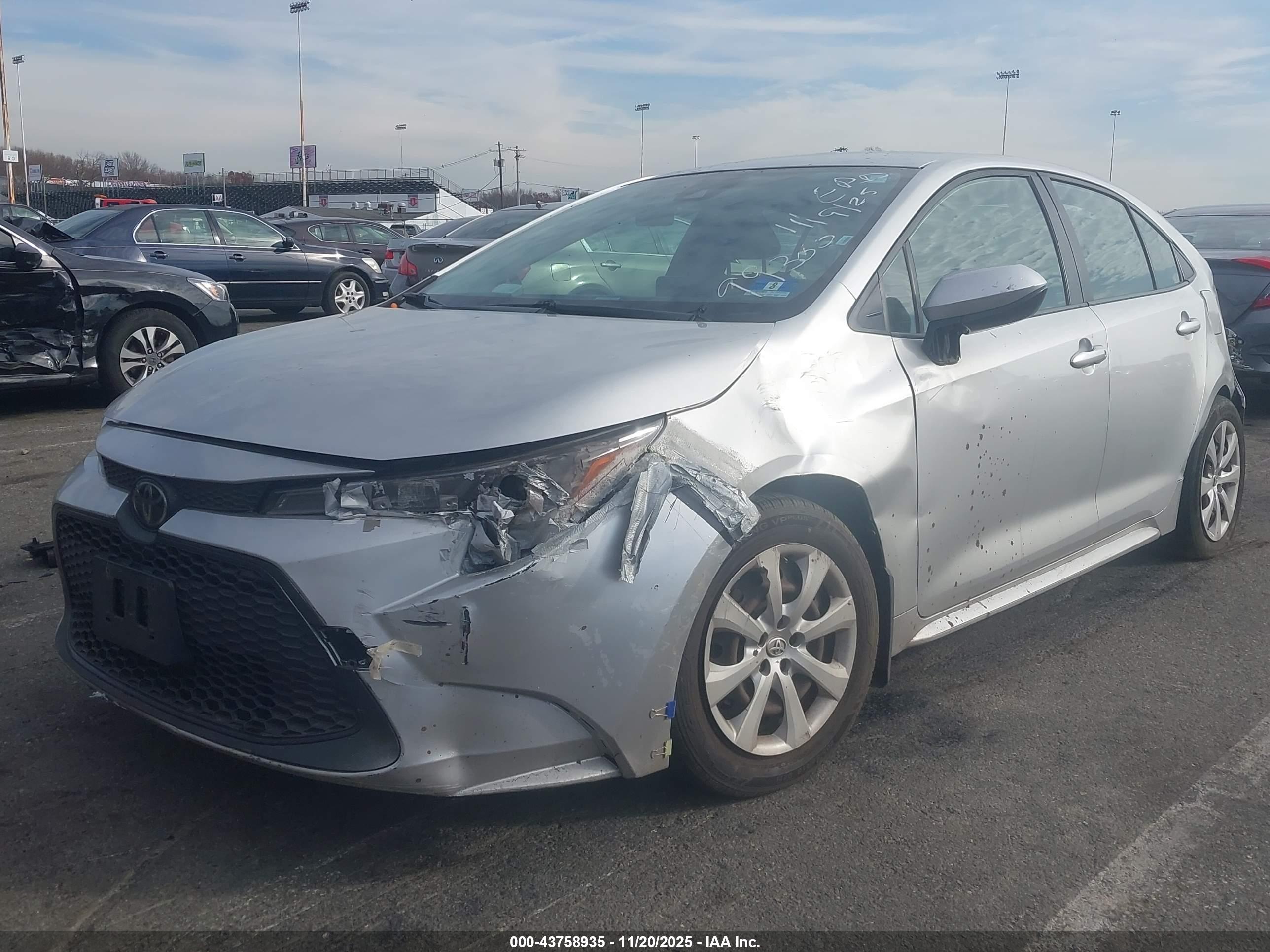 TOYOTA COROLLA image 2