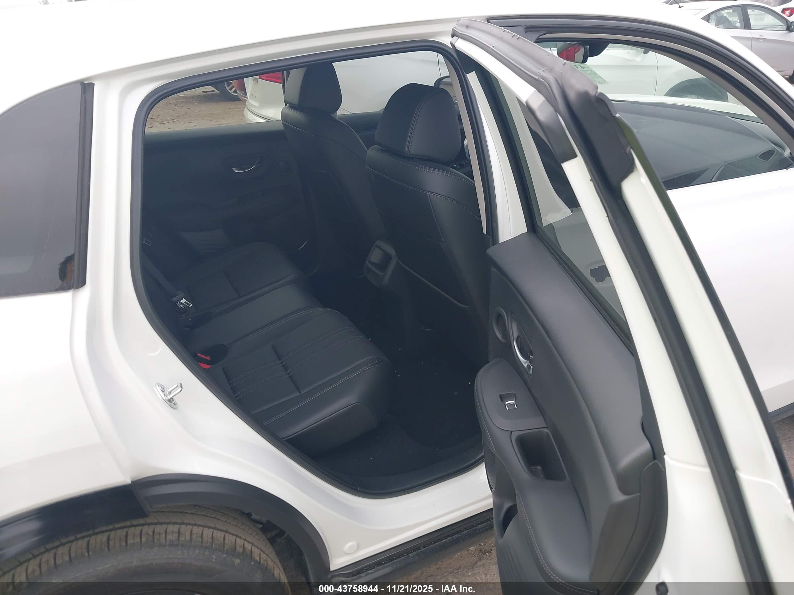 HONDA HR-V image 8