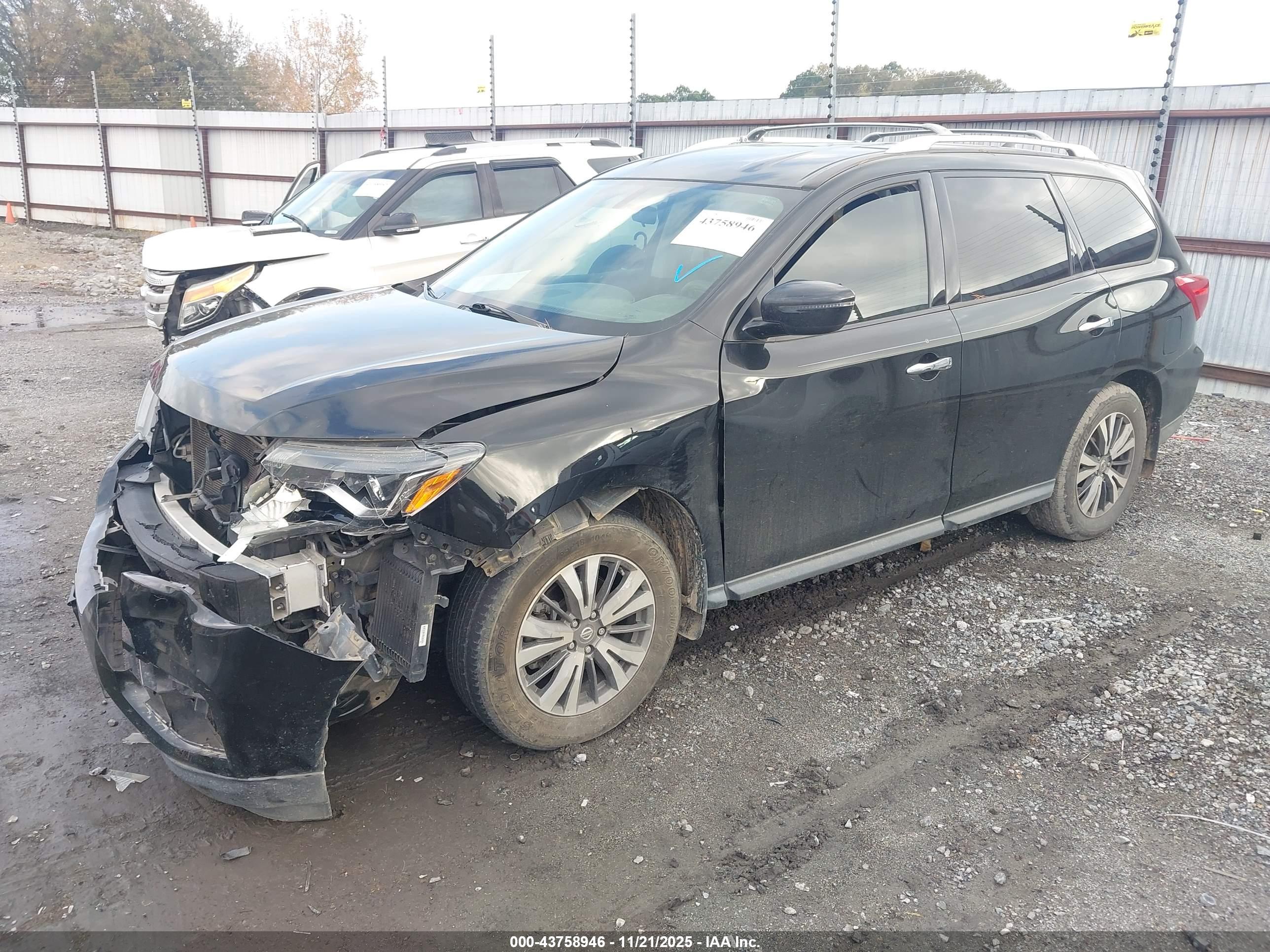 NISSAN PATHFINDER image 2