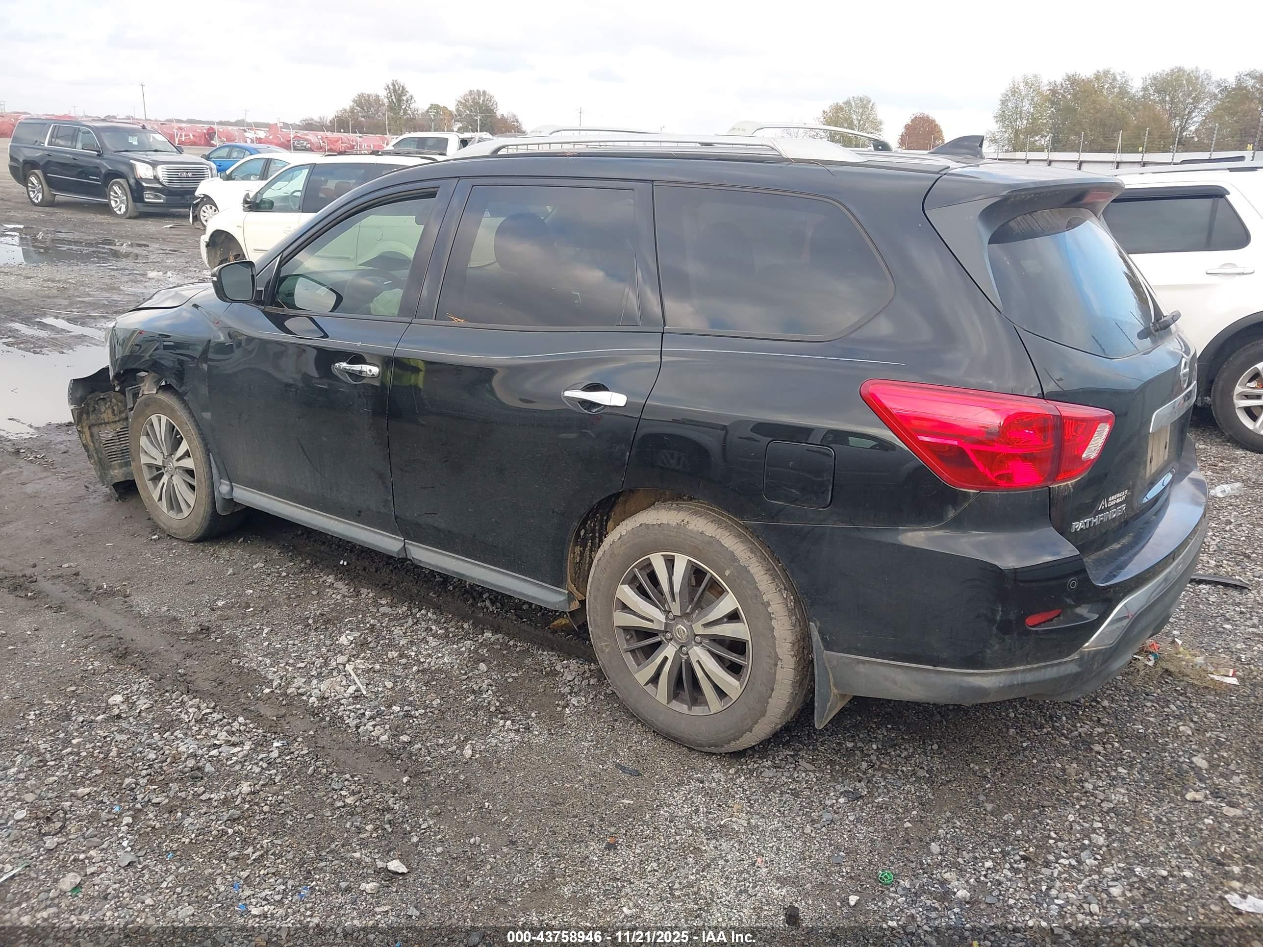 NISSAN PATHFINDER image 3