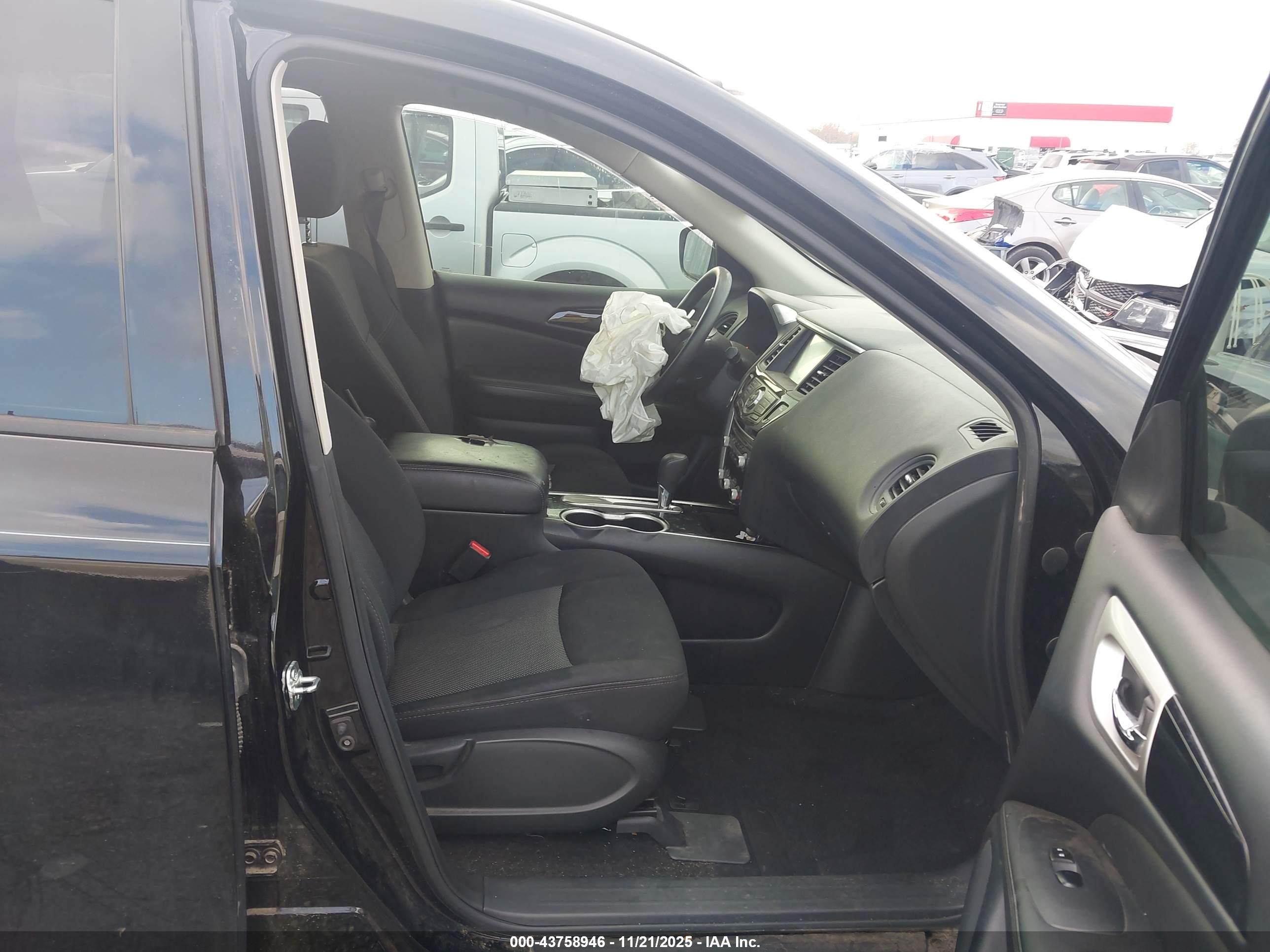 NISSAN PATHFINDER image 5
