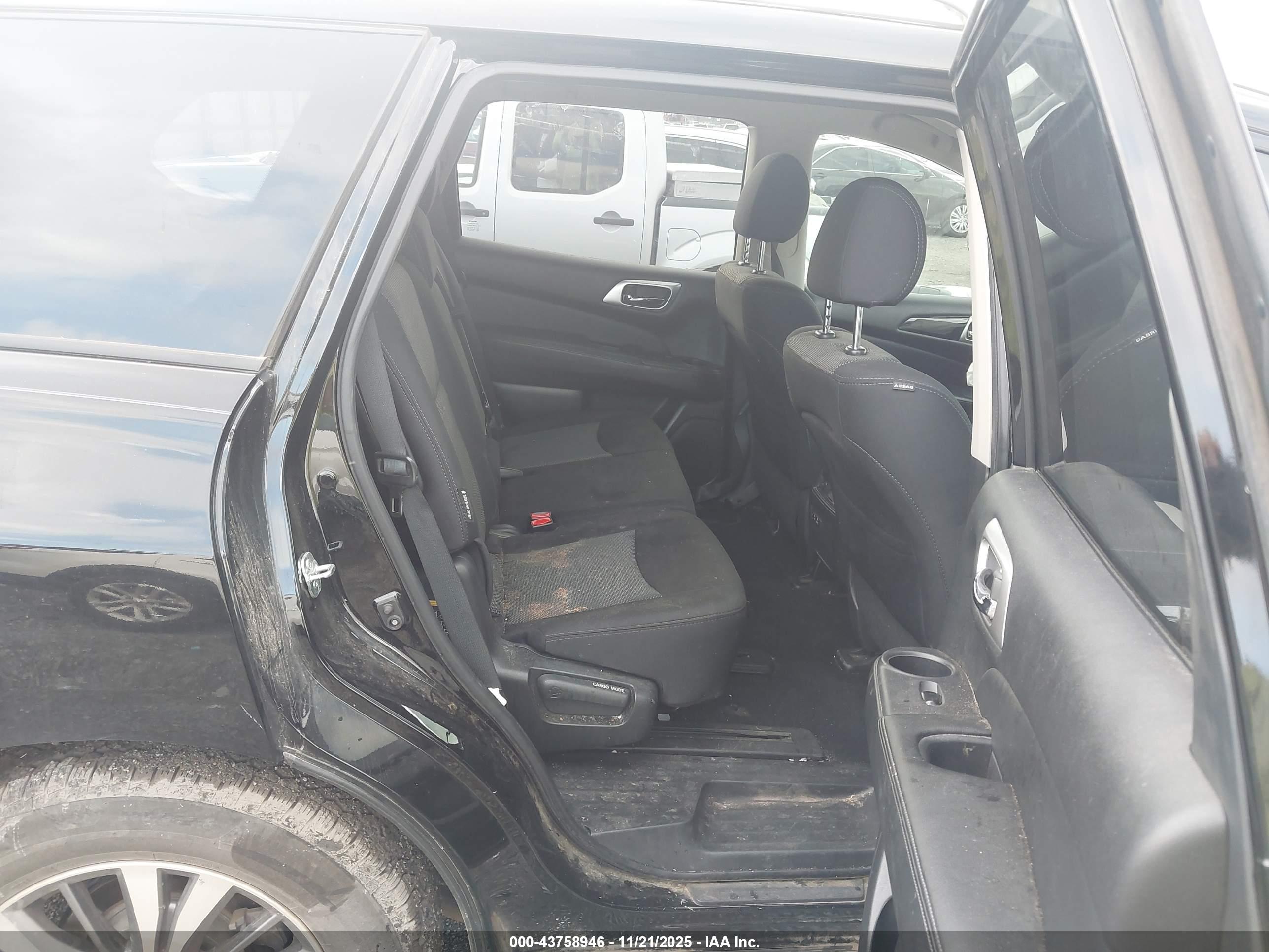 NISSAN PATHFINDER image 8