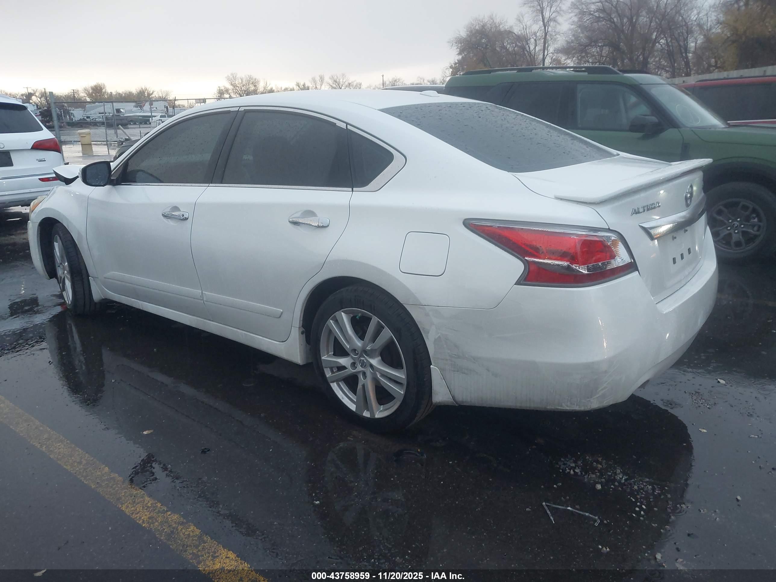 NISSAN ALTIMA image 3