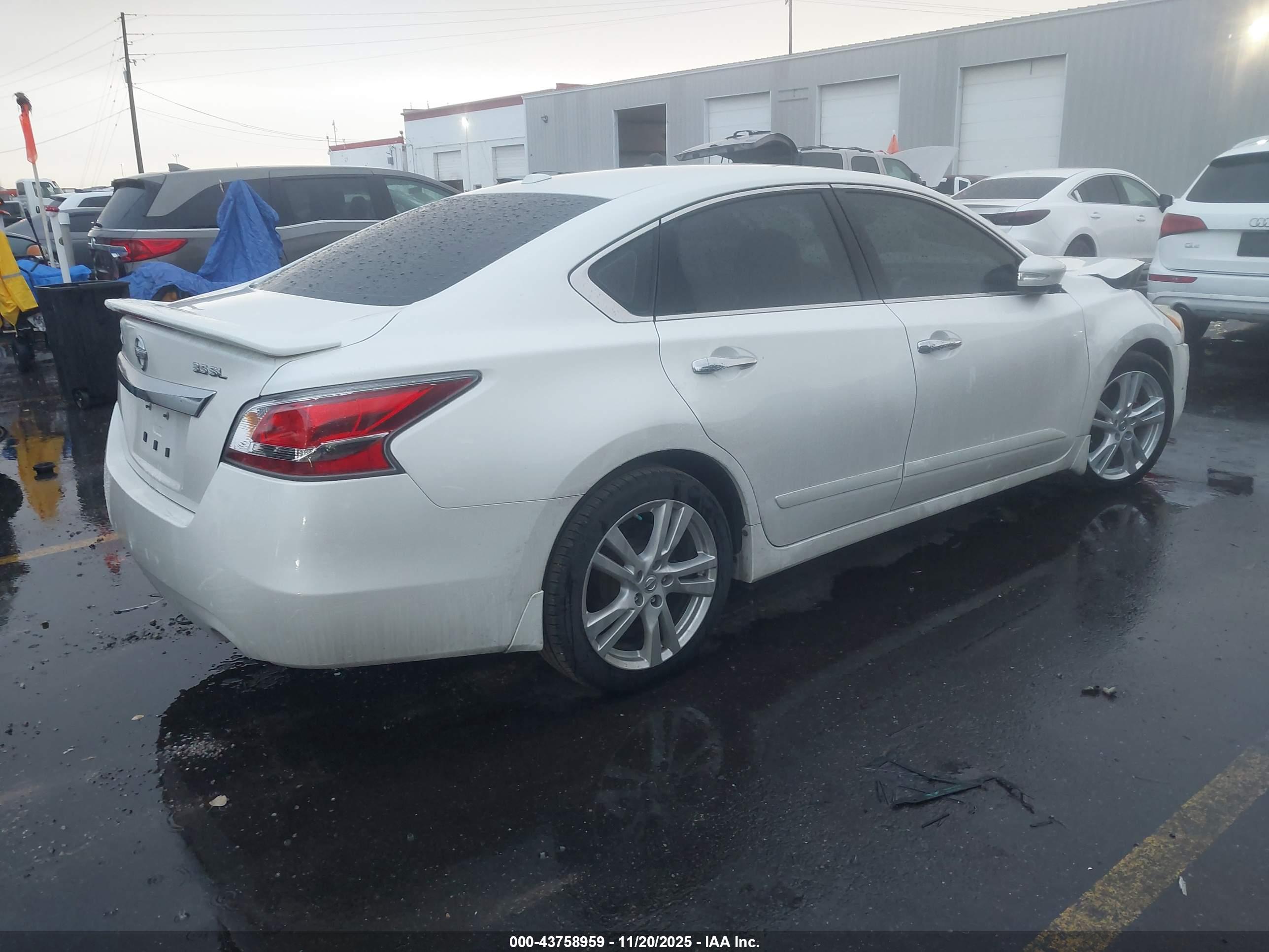 NISSAN ALTIMA image 4
