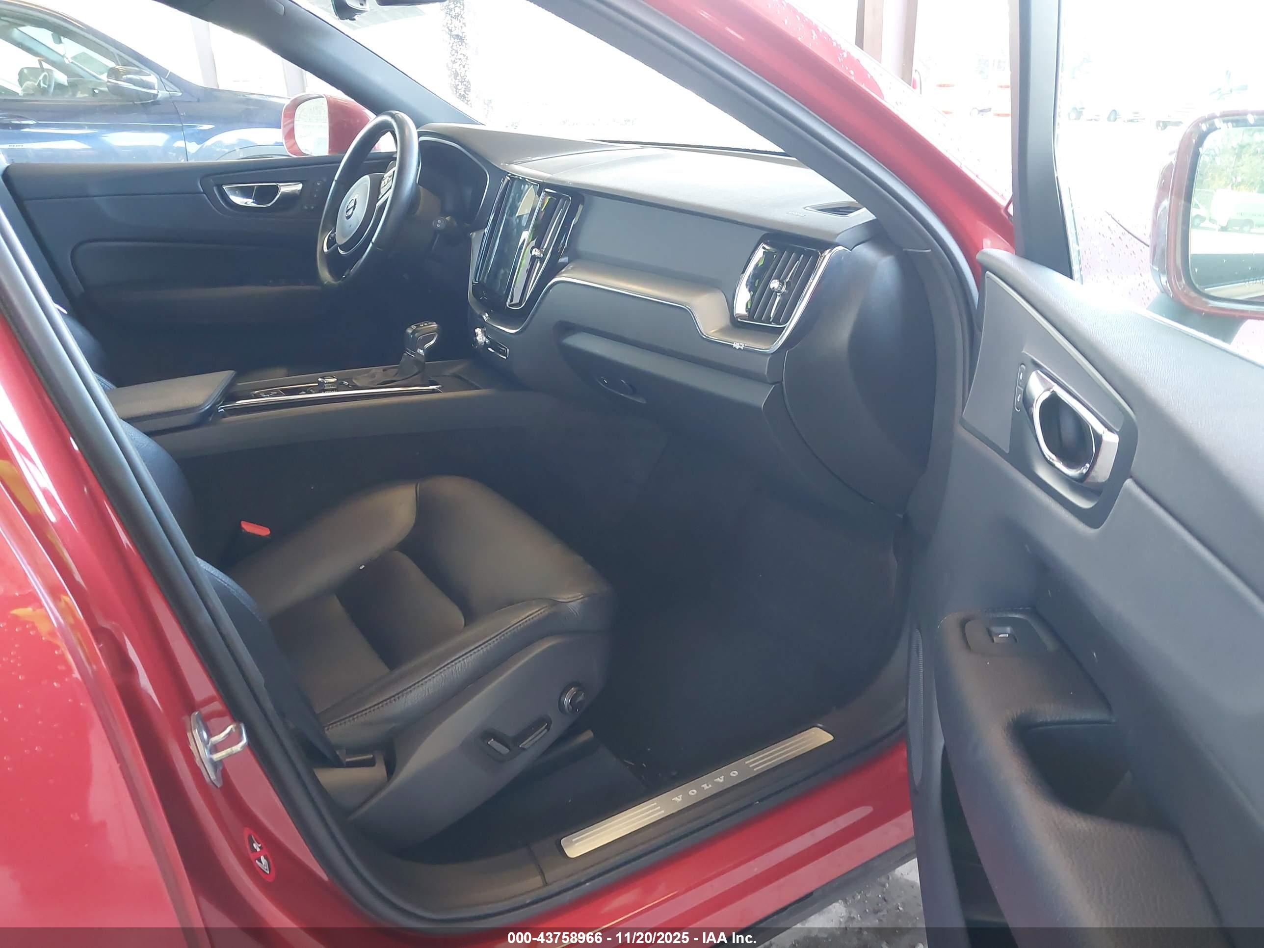 VOLVO XC60 image 5