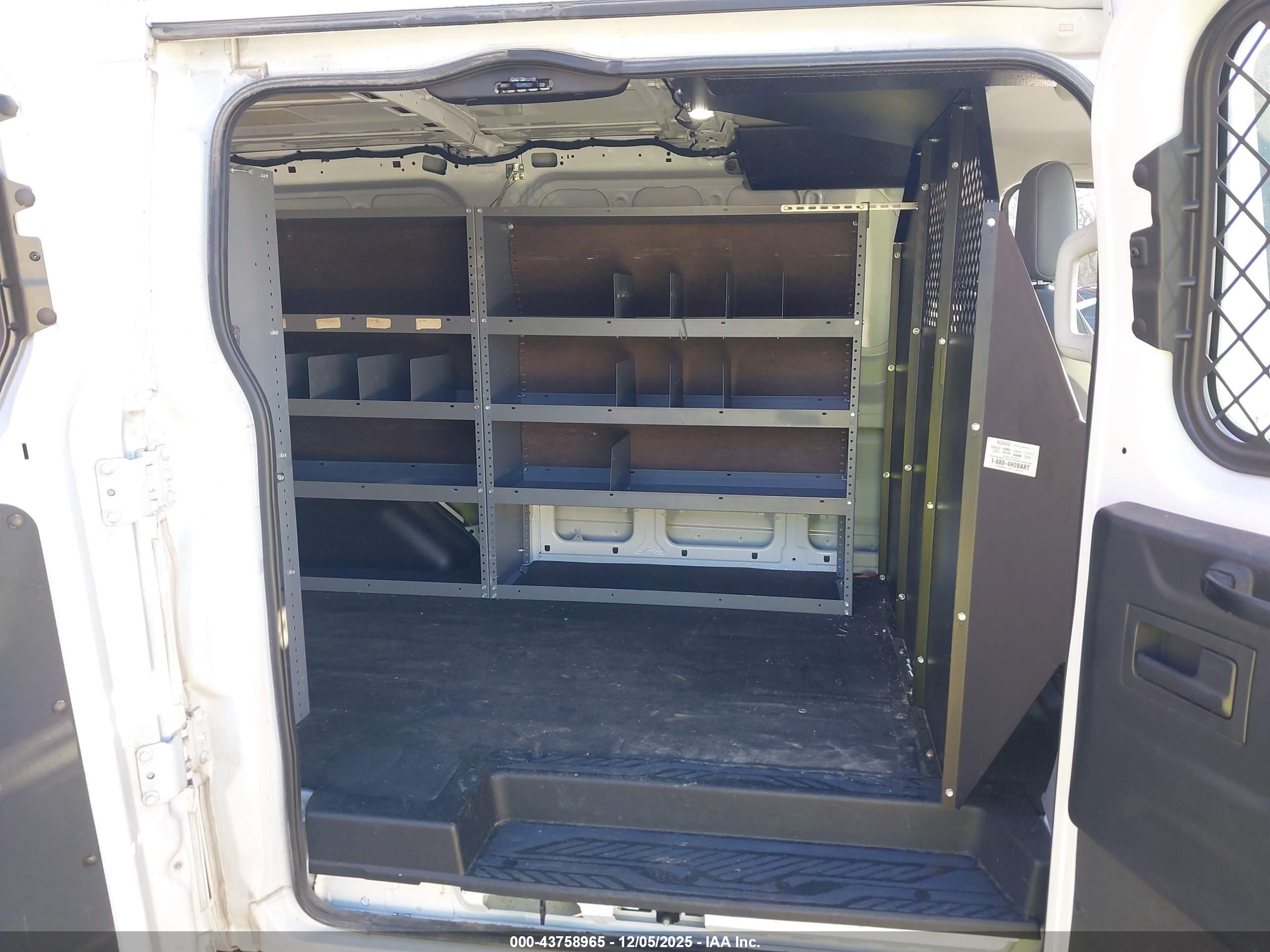 FORD TRANSIT-150 image 8