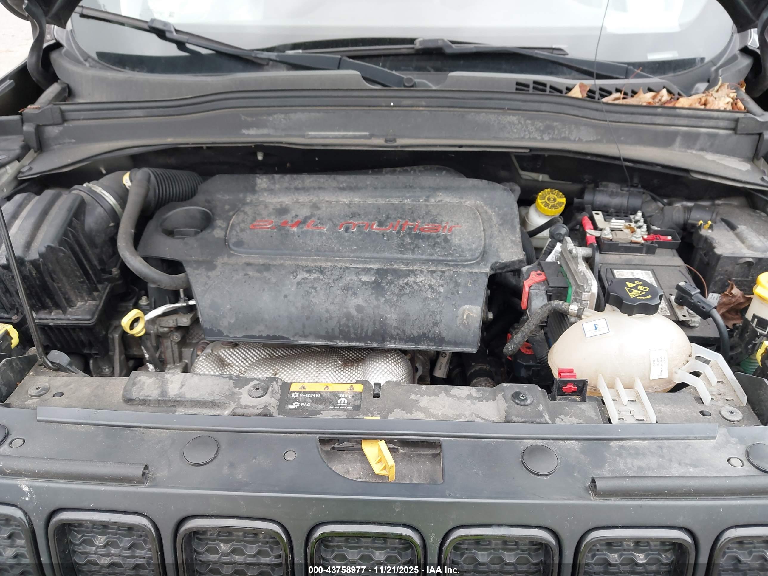 JEEP RENEGADE image 10
