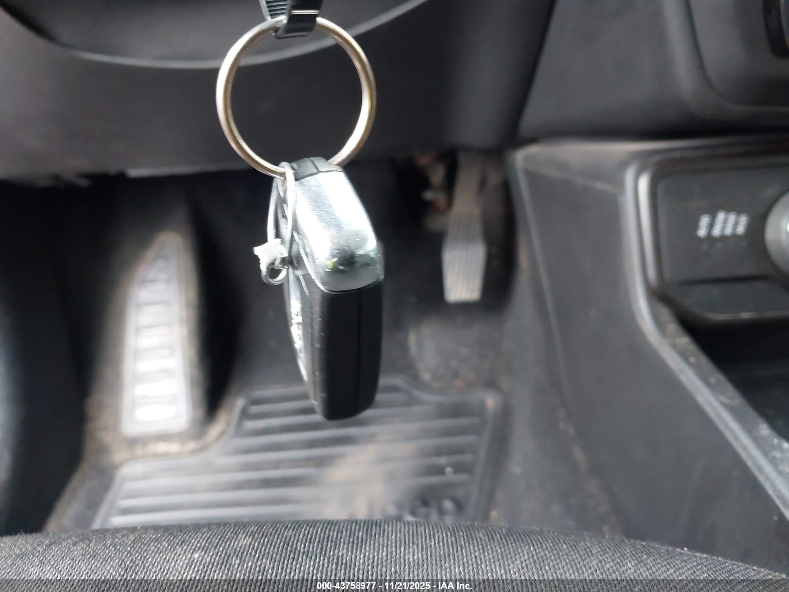 JEEP RENEGADE image 11