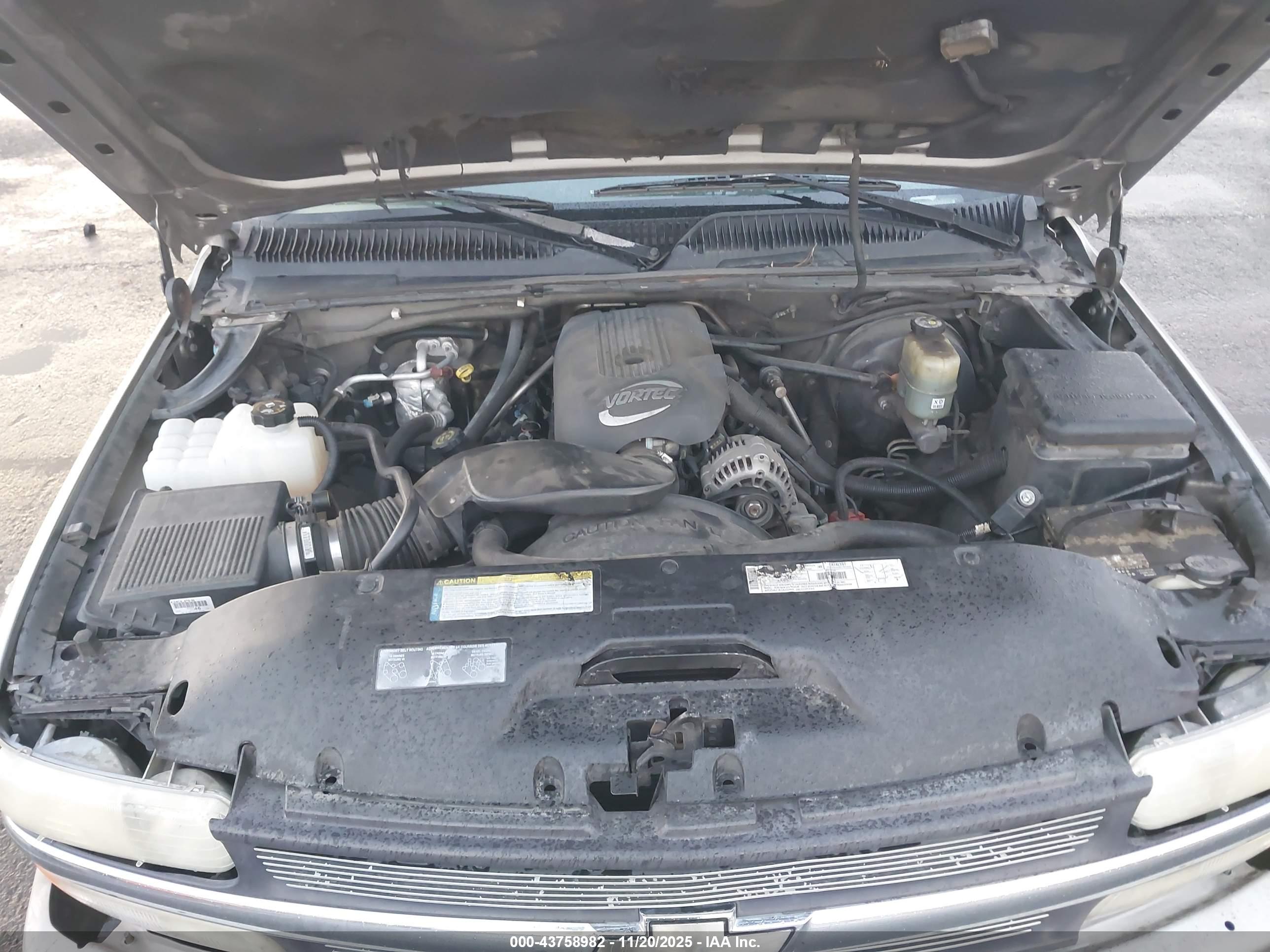 CHEVROLET SILVERADO image 10