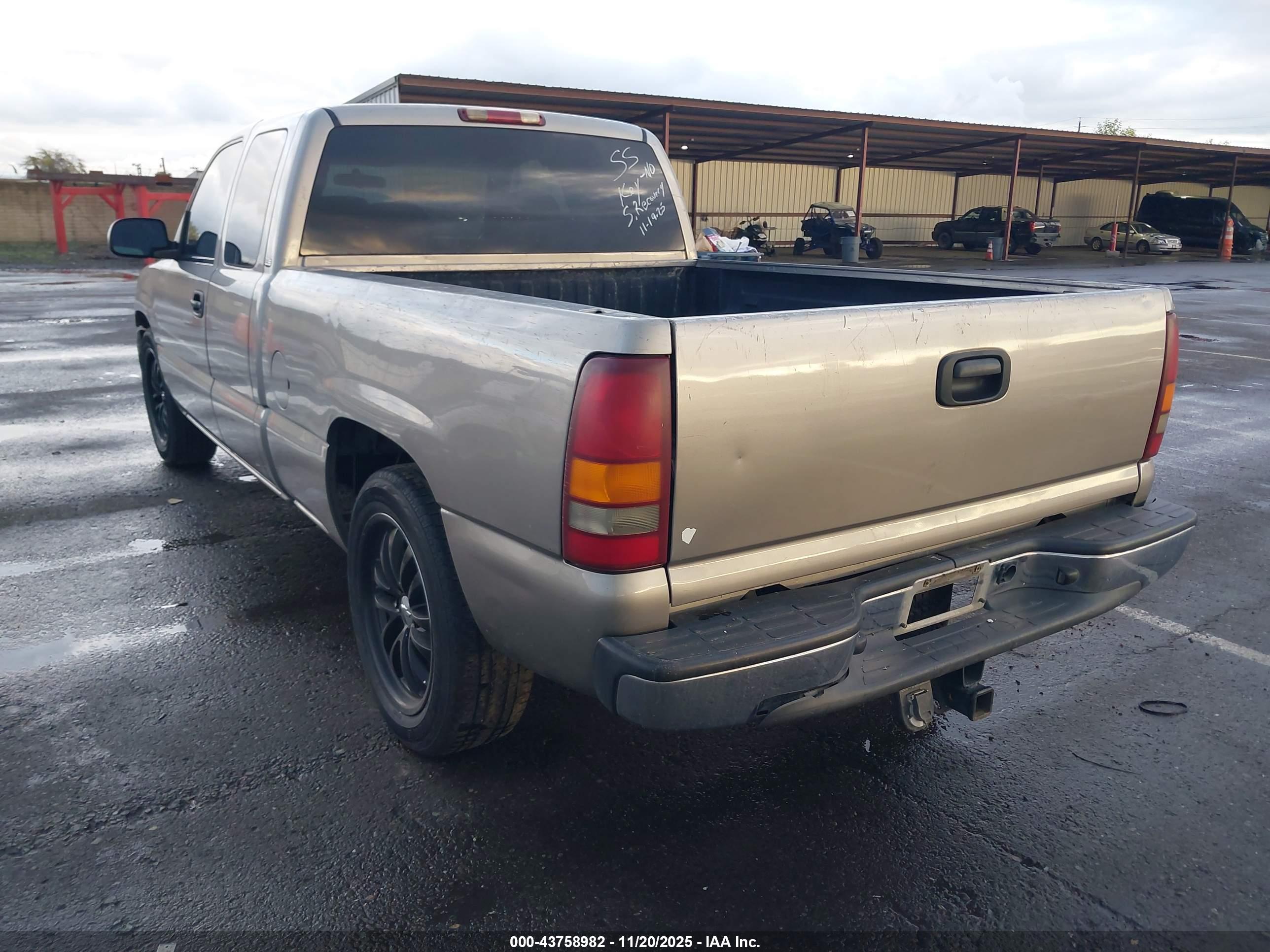 CHEVROLET SILVERADO image 3