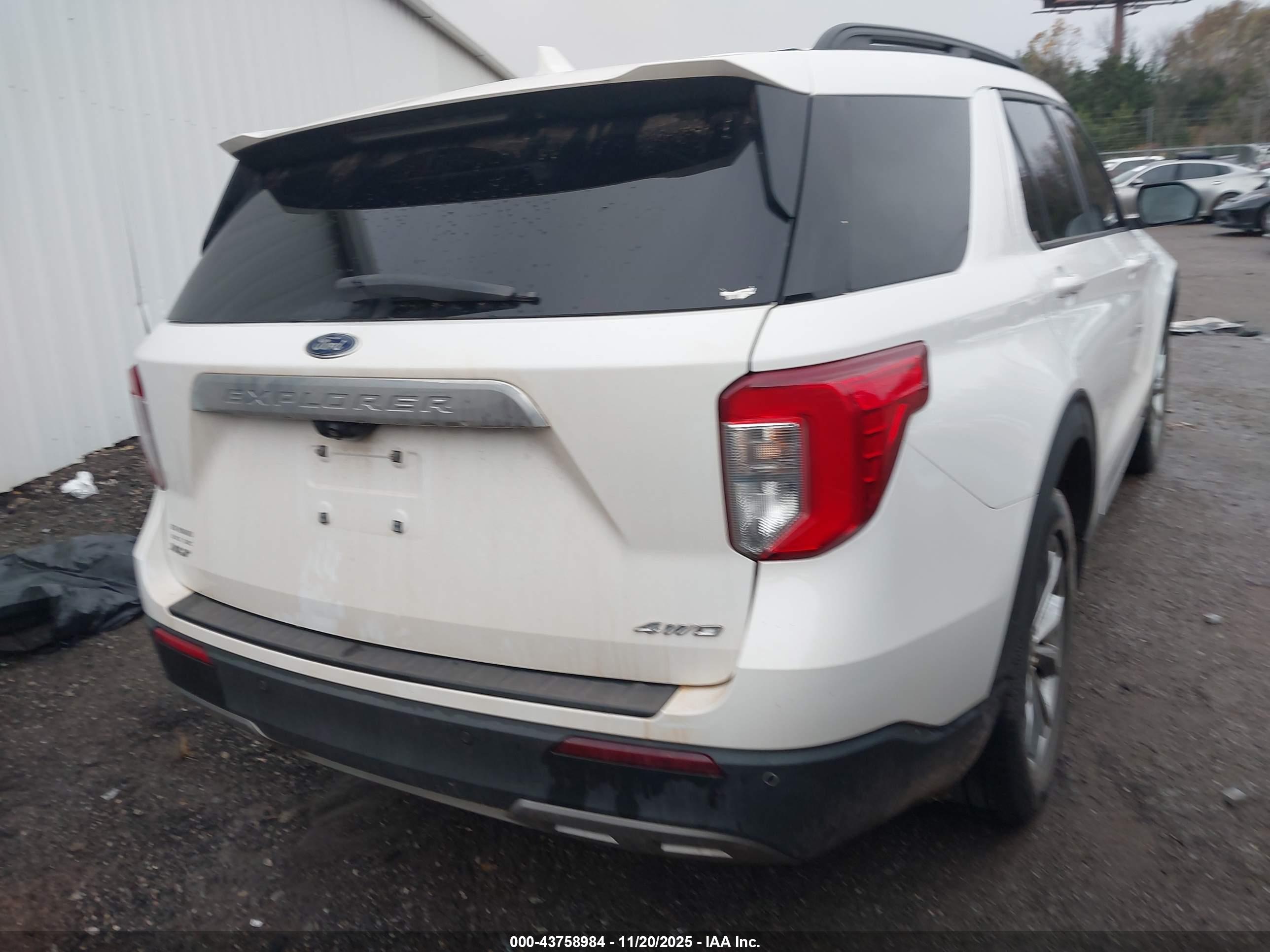FORD EXPLORER image 4