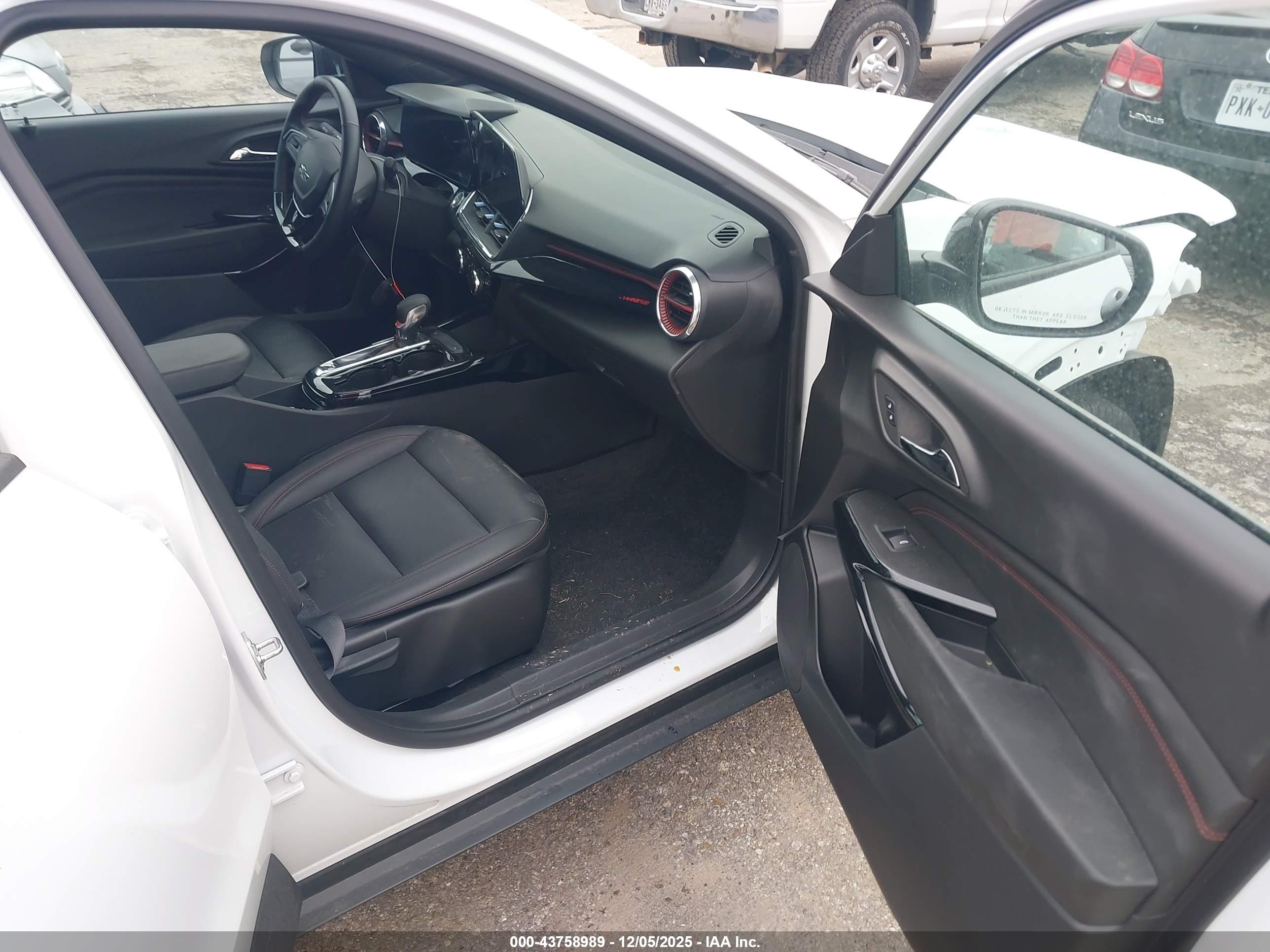CHEVROLET TRAX image 5