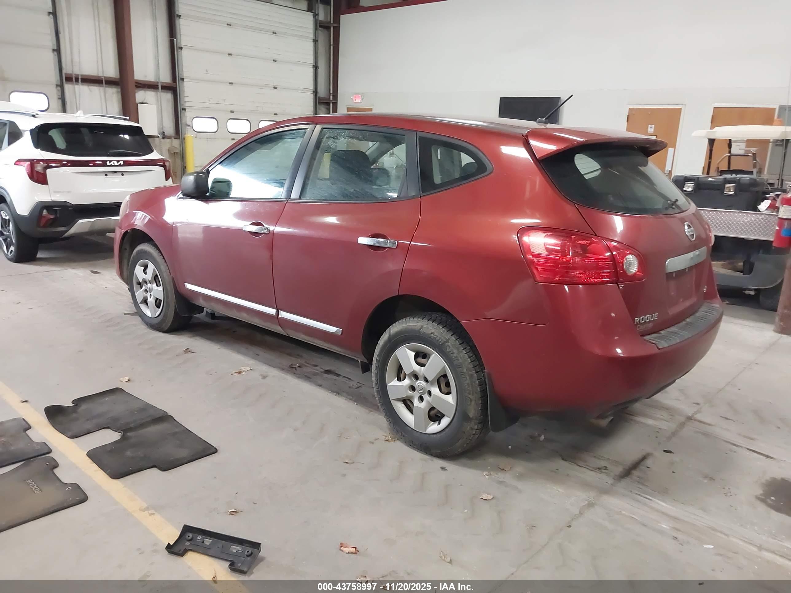 NISSAN ROGUE image 3