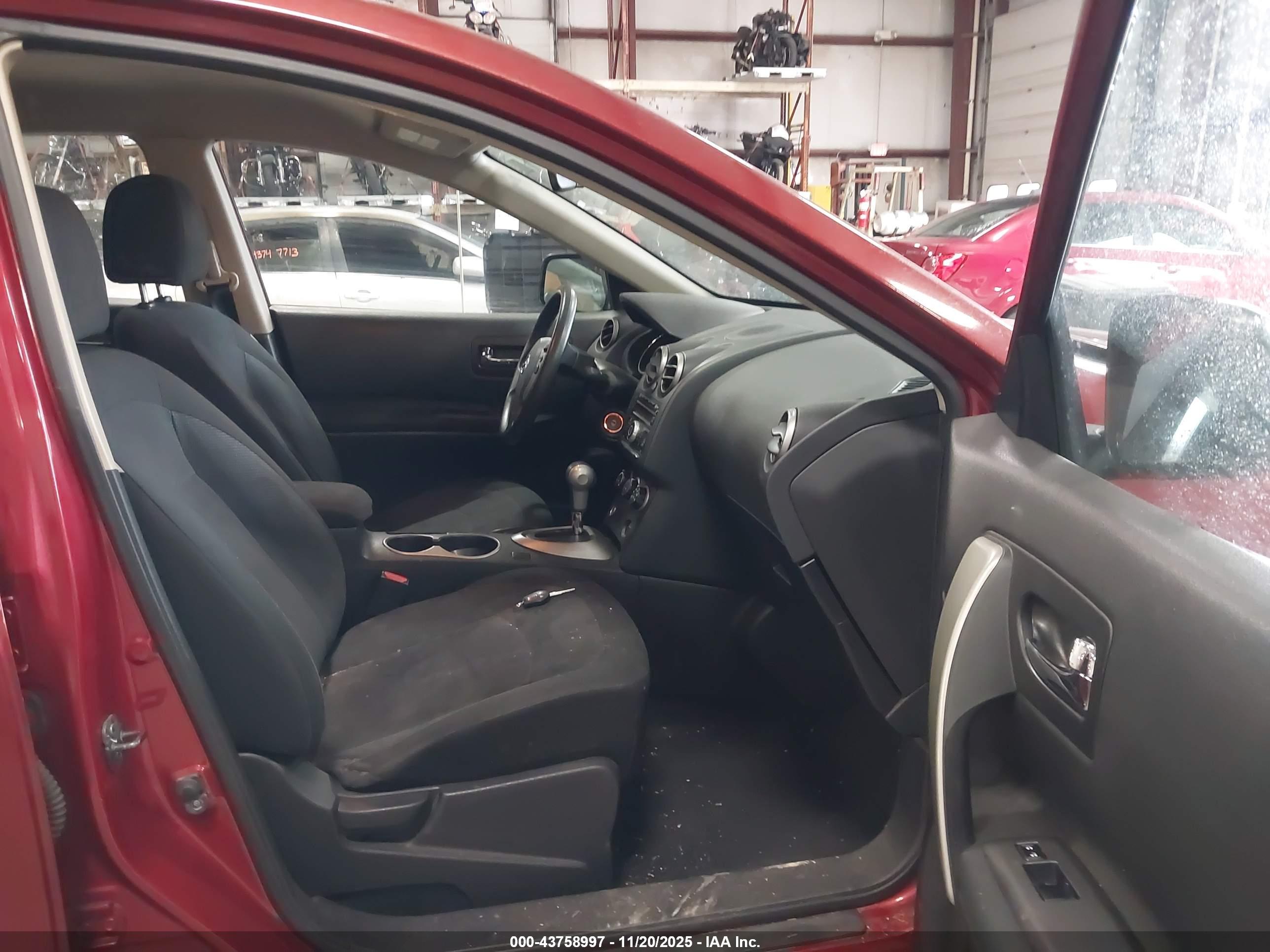 NISSAN ROGUE image 5