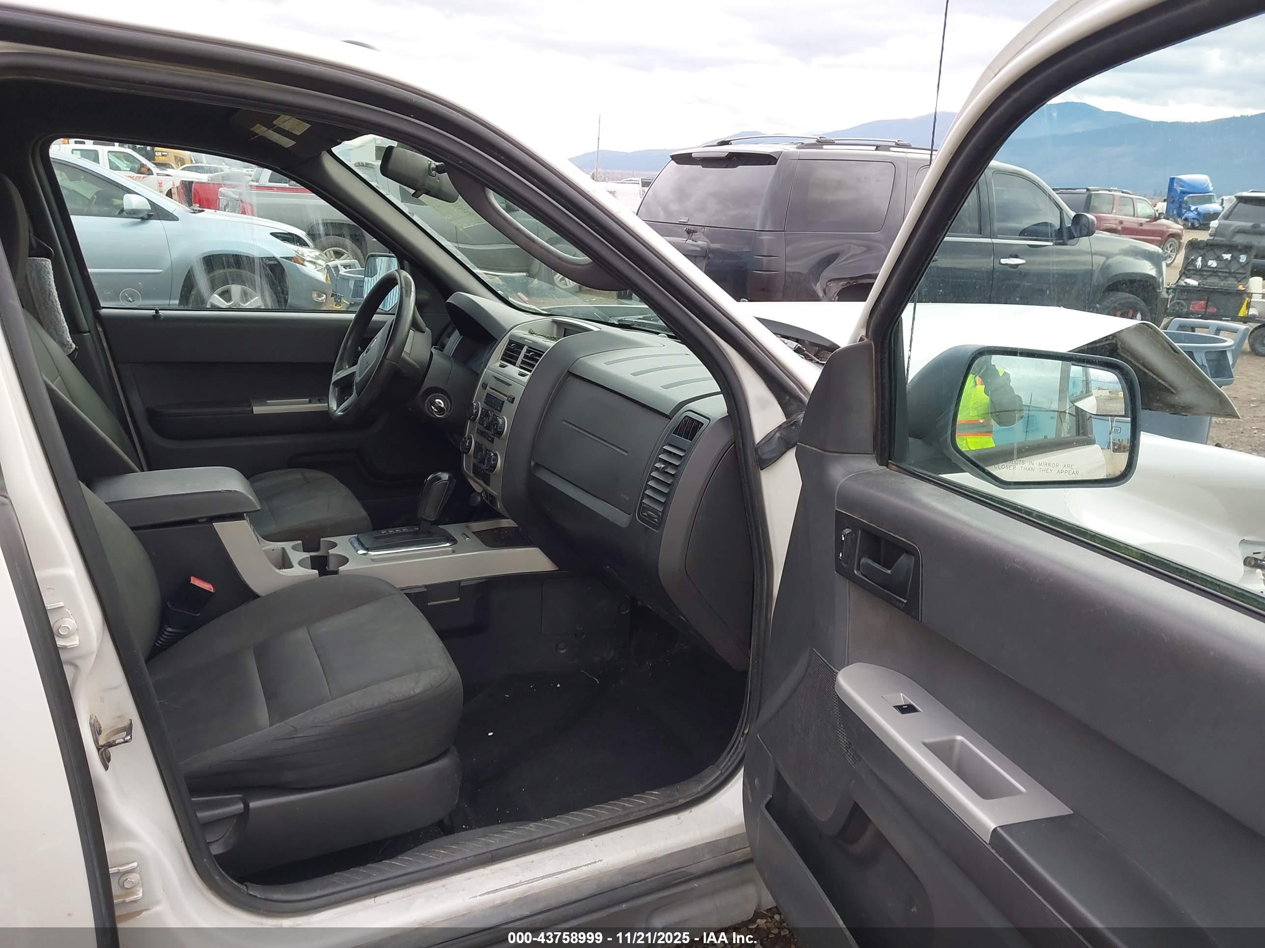 FORD ESCAPE image 5