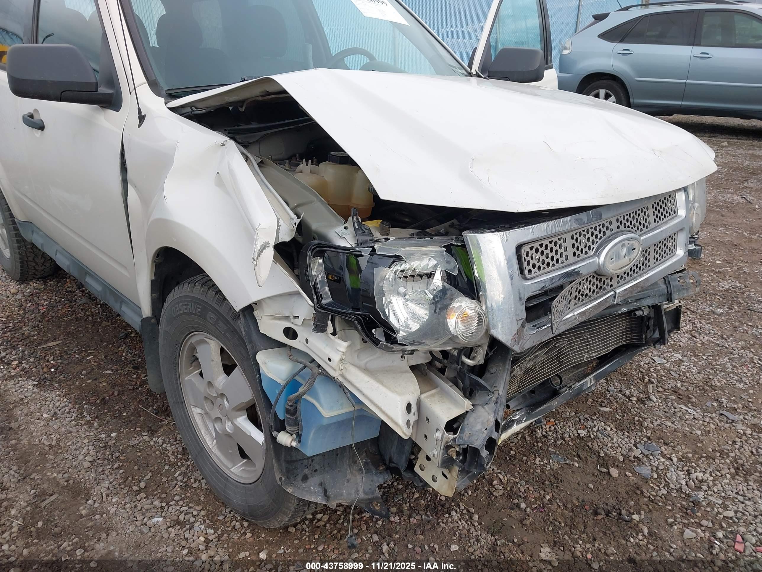 FORD ESCAPE image 6