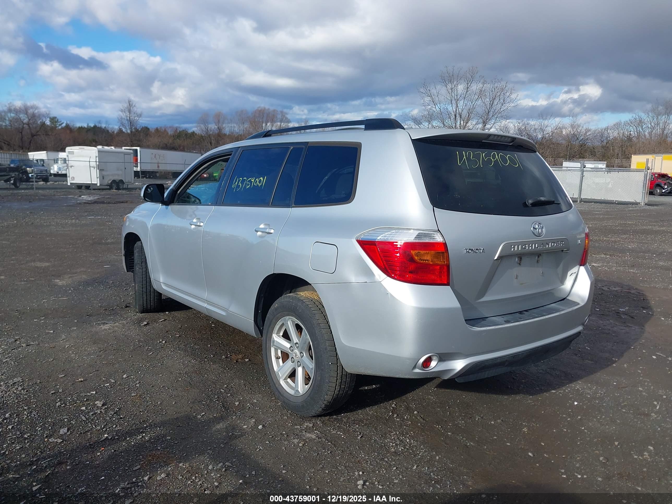TOYOTA HIGHLANDER image 3