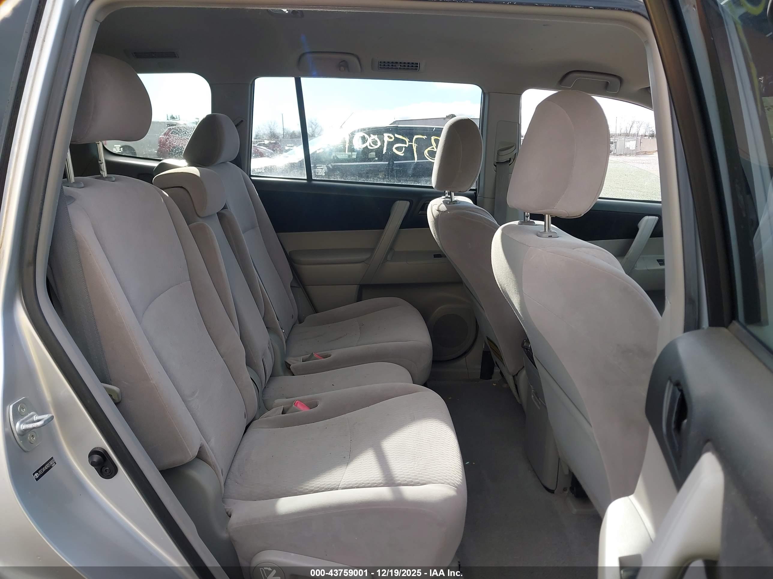 TOYOTA HIGHLANDER image 8
