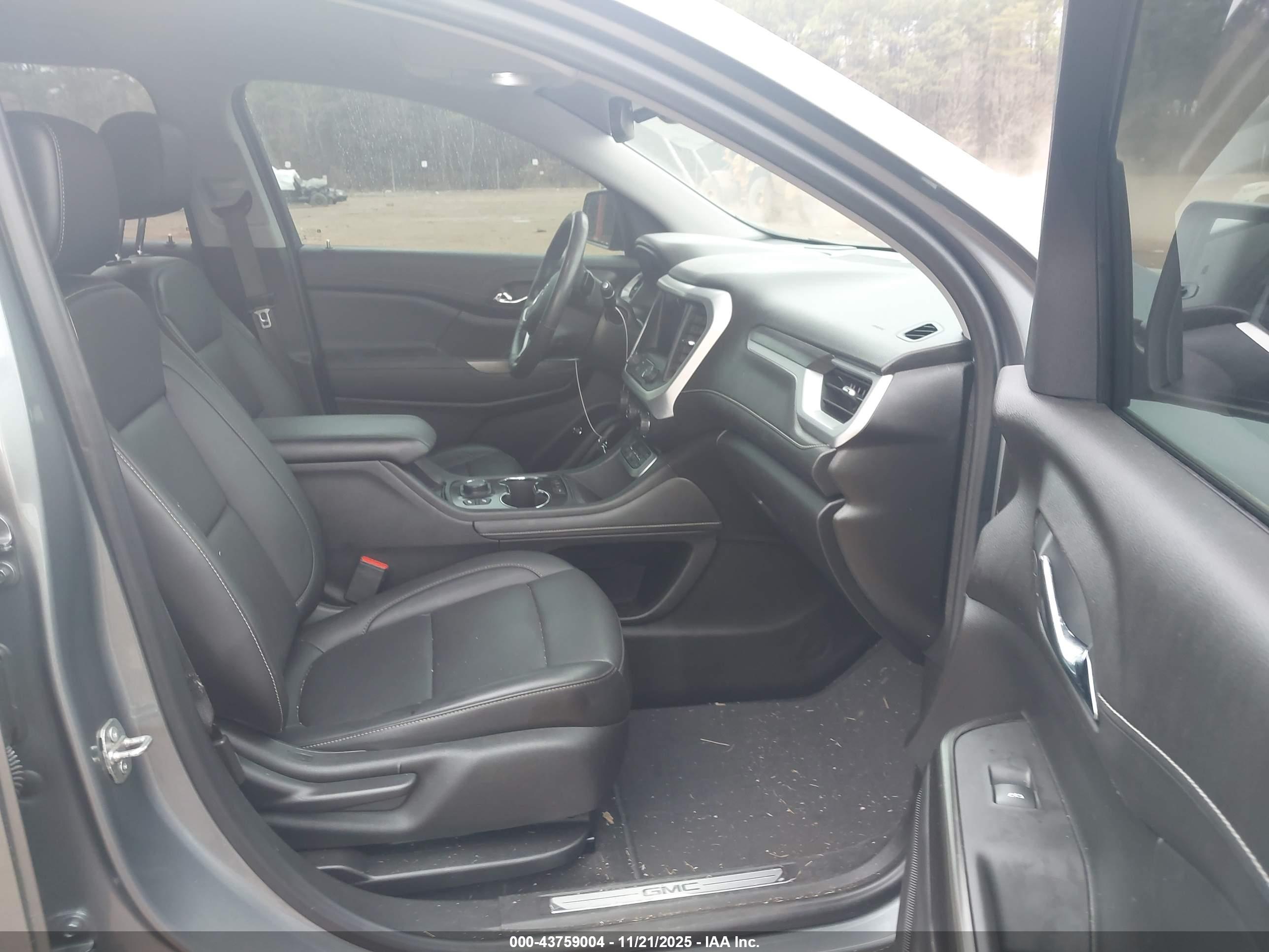 GMC ACADIA image 5