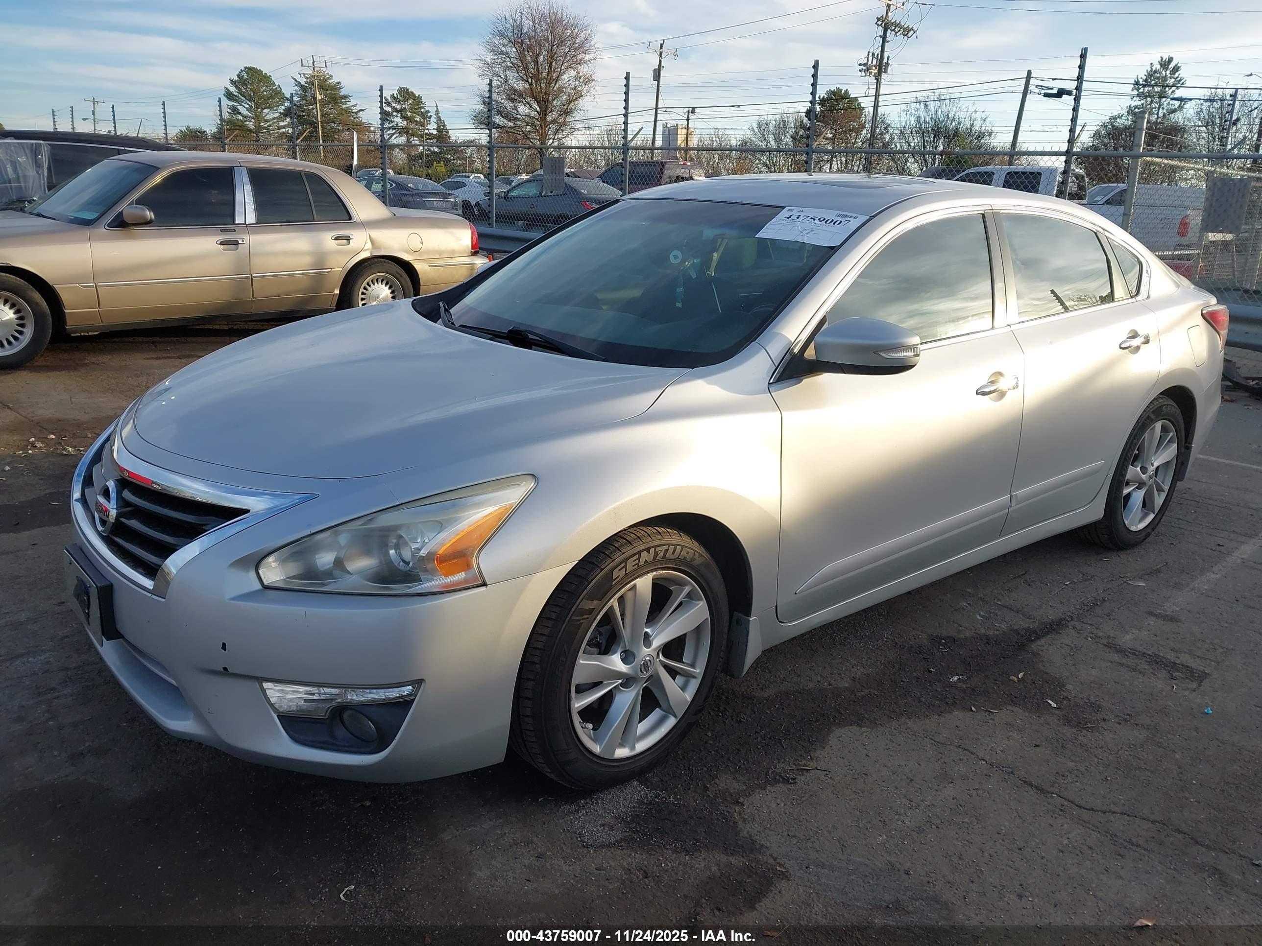 NISSAN ALTIMA image 2