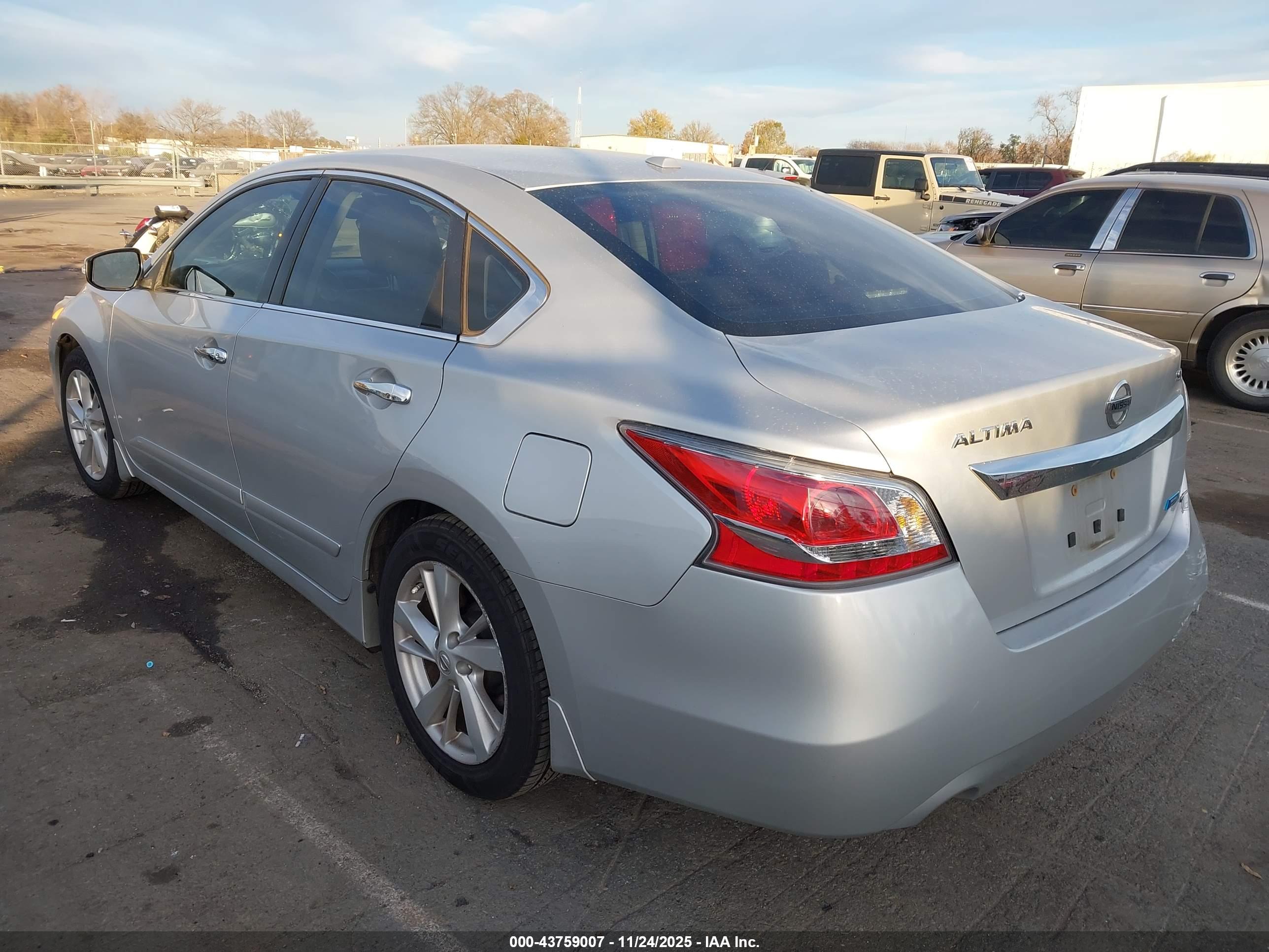 NISSAN ALTIMA image 3