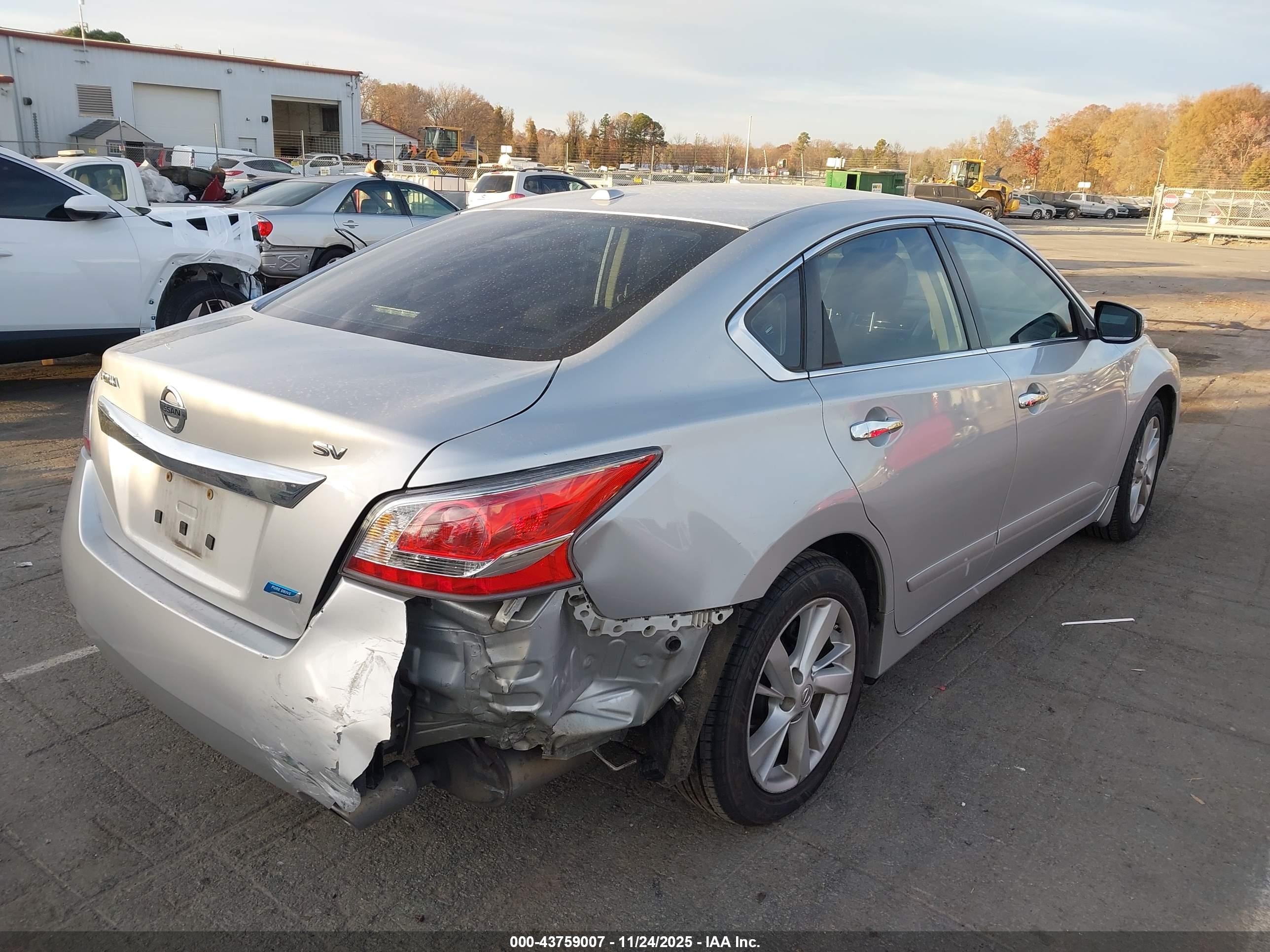 NISSAN ALTIMA image 4