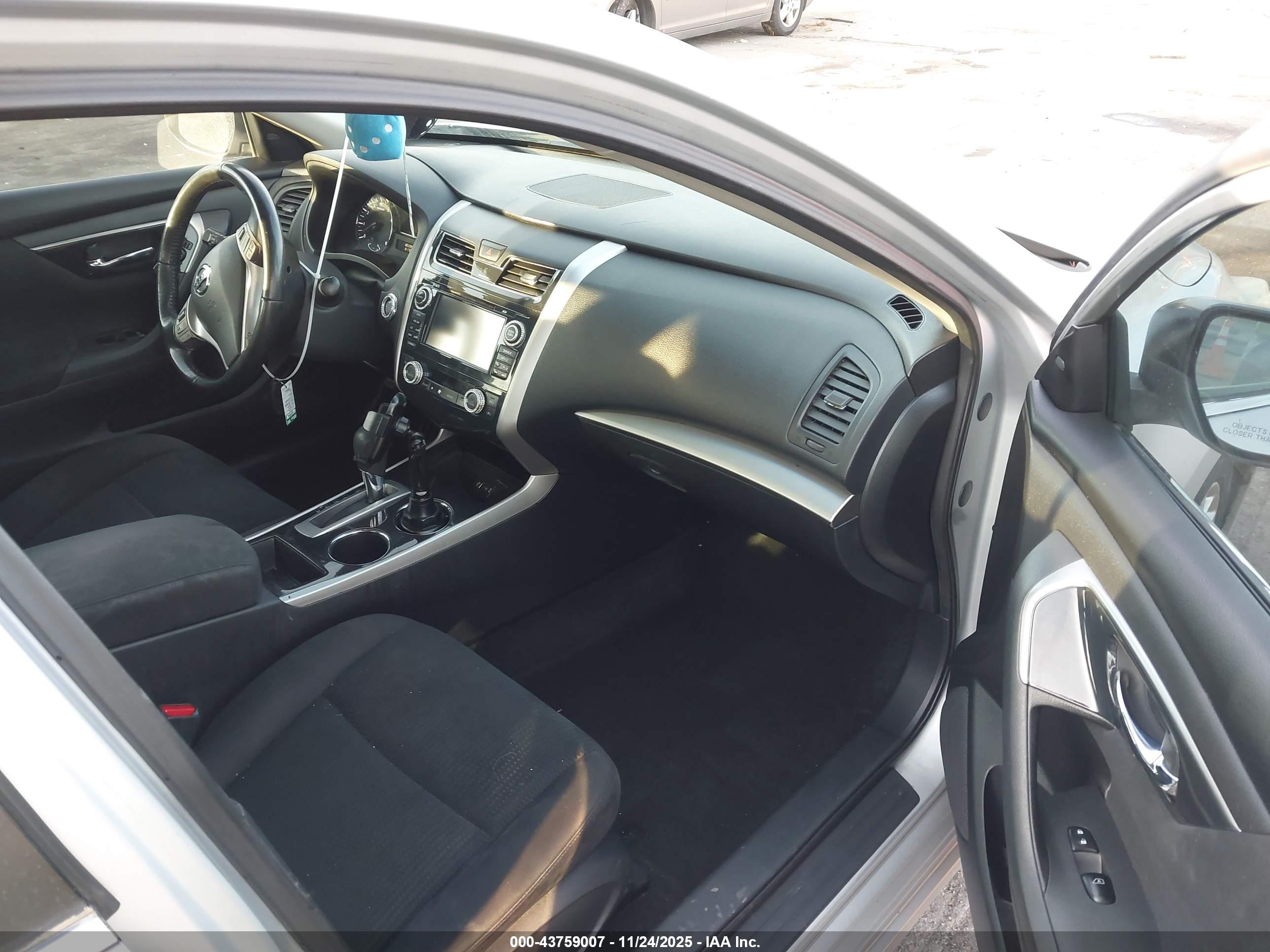 NISSAN ALTIMA image 5