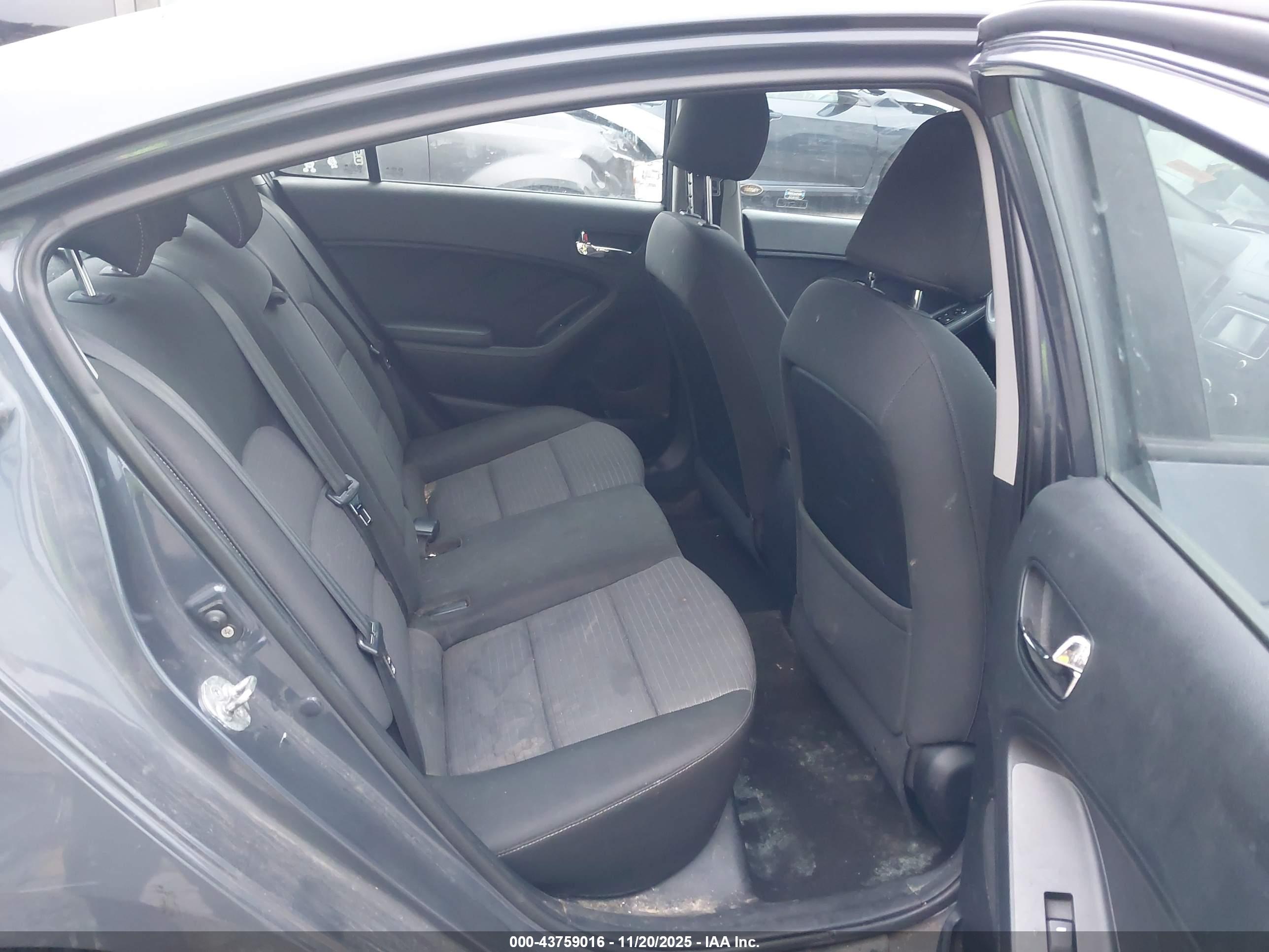 KIA FORTE image 8