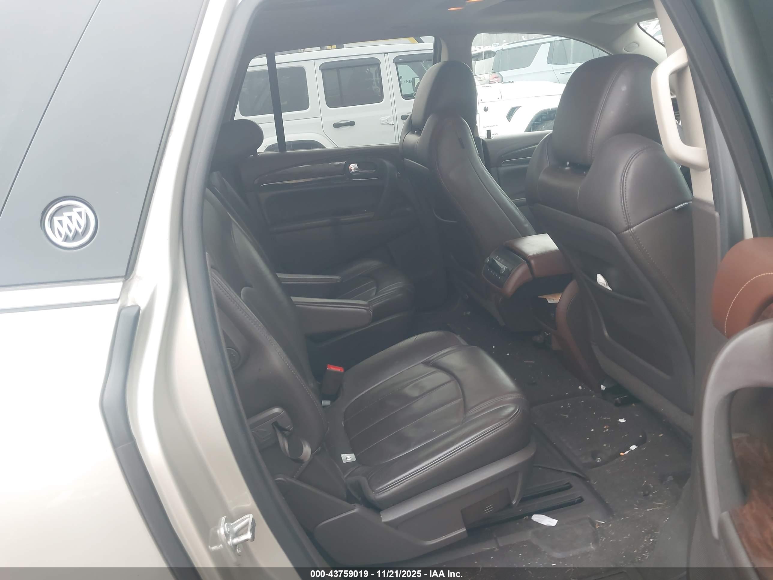 BUICK ENCLAVE image 8