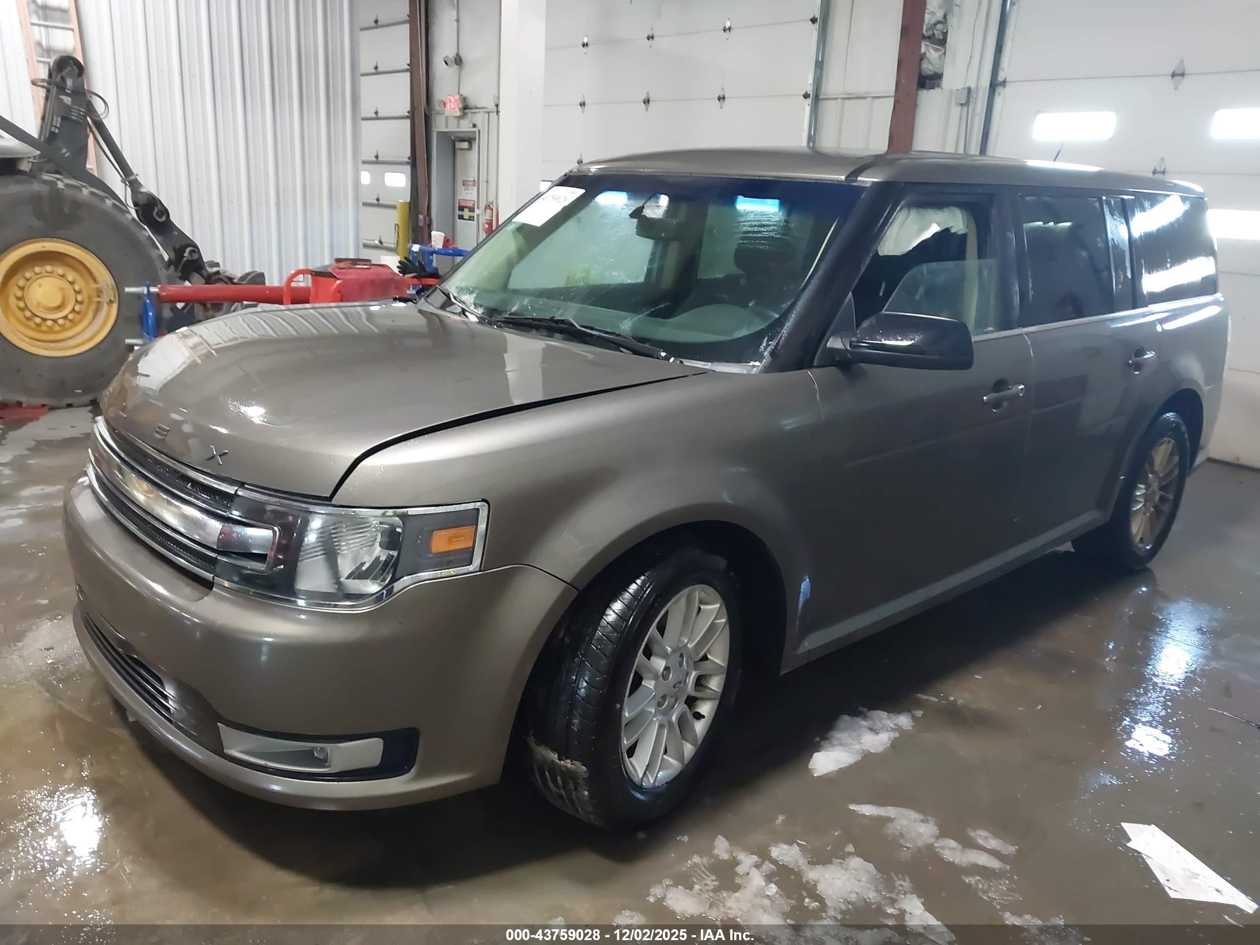FORD FLEX image 2