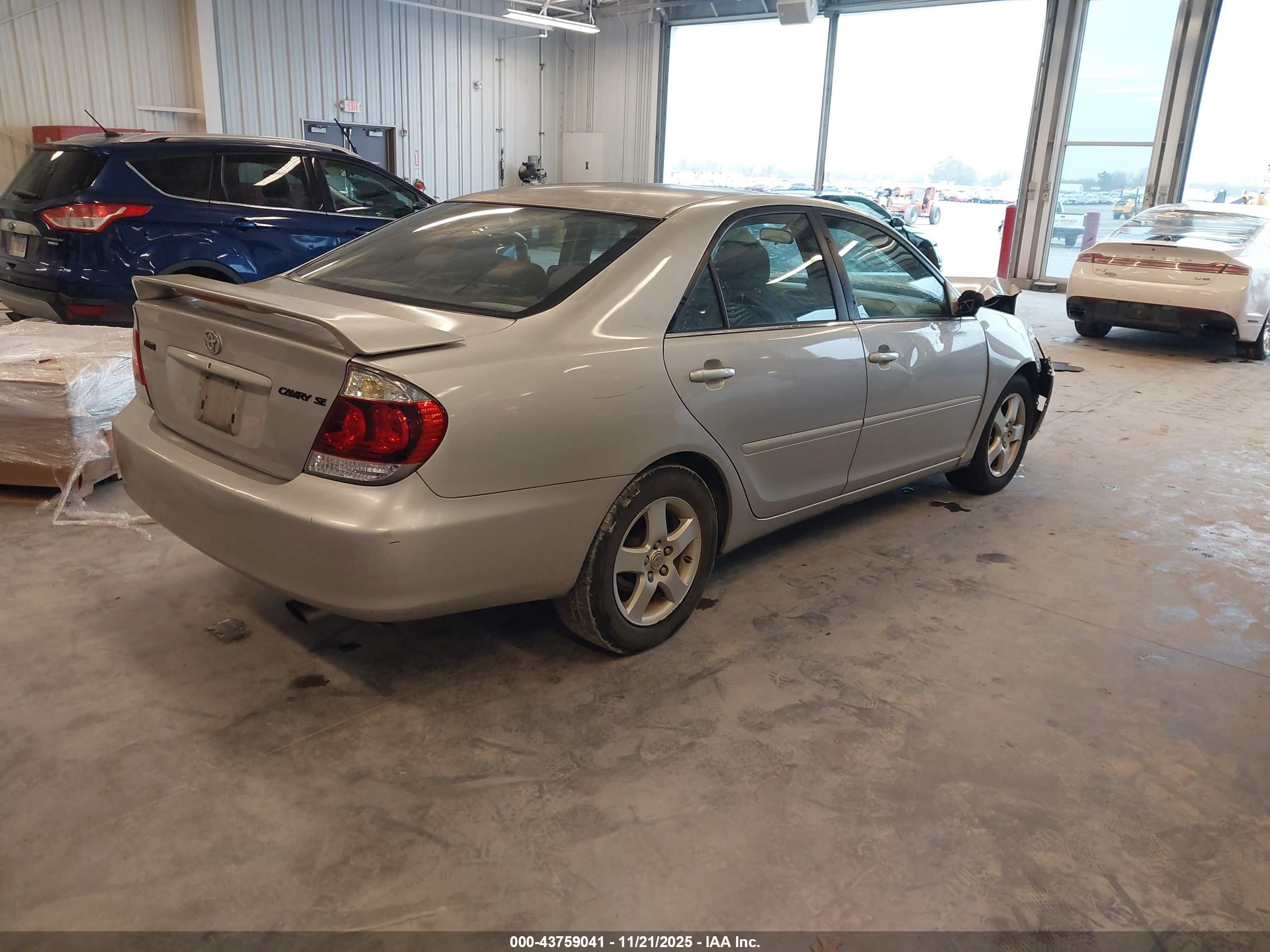 TOYOTA CAMRY image 4