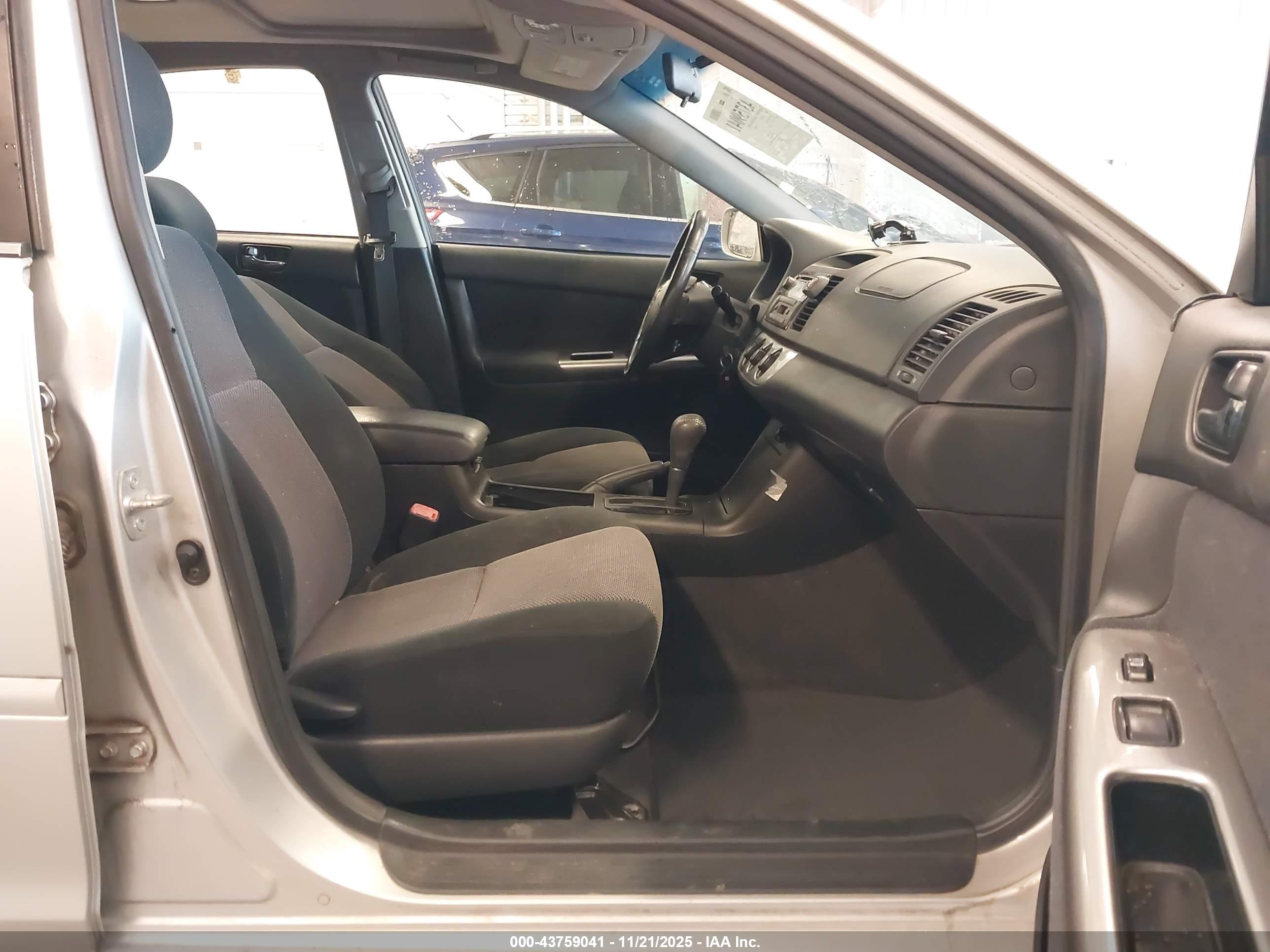 TOYOTA CAMRY image 5