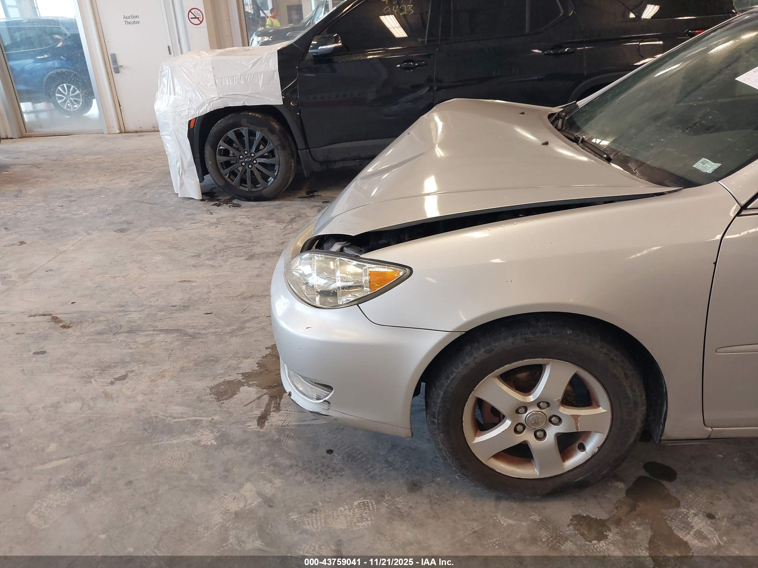 TOYOTA CAMRY image 6