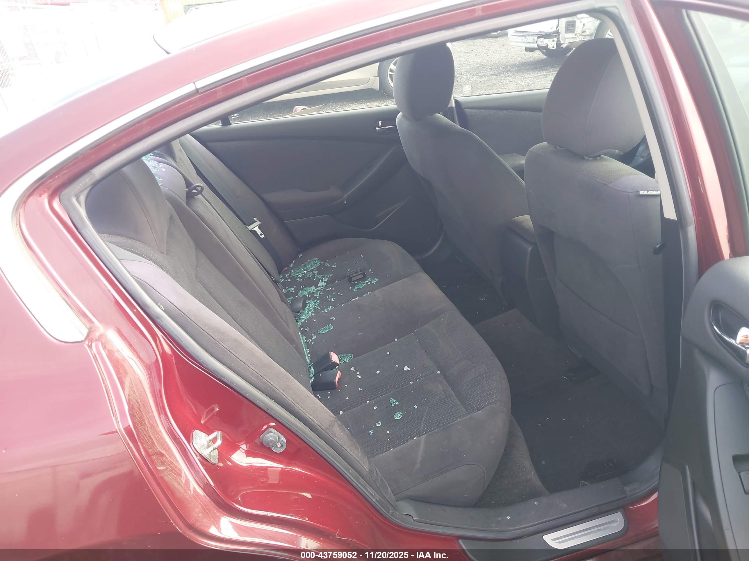 NISSAN ALTIMA image 8