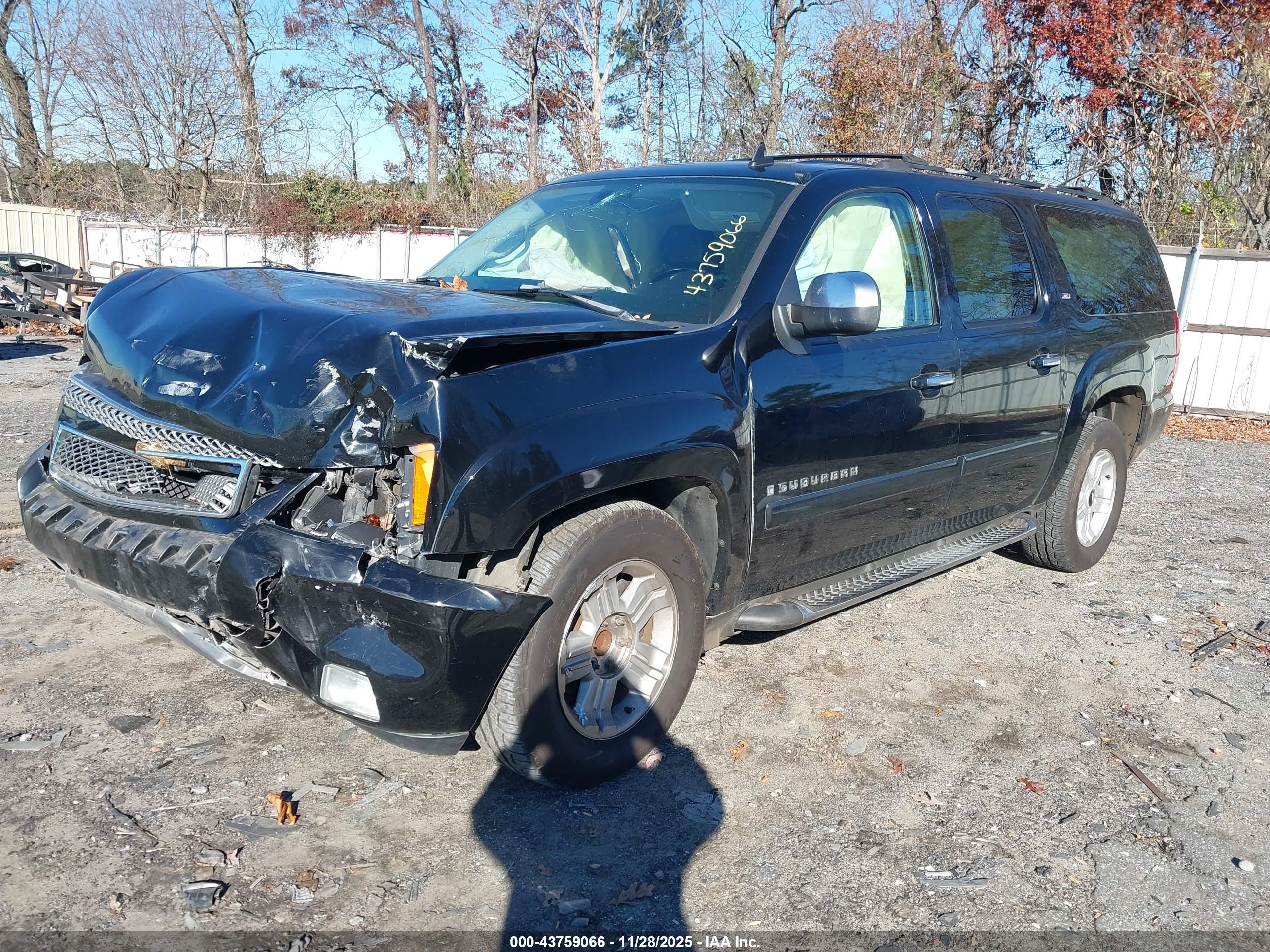 CHEVROLET SUBURBAN image 2