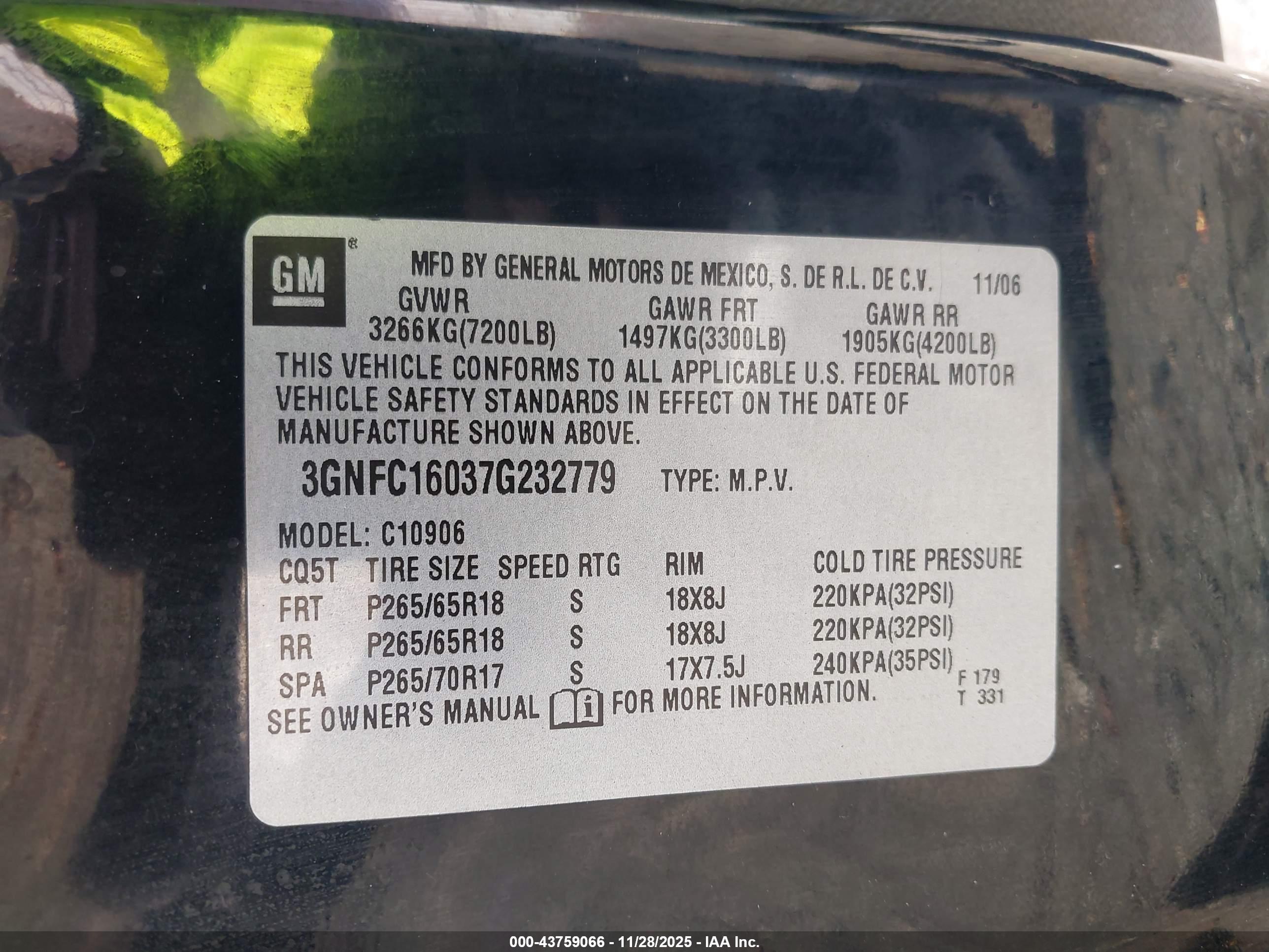 CHEVROLET SUBURBAN image 9