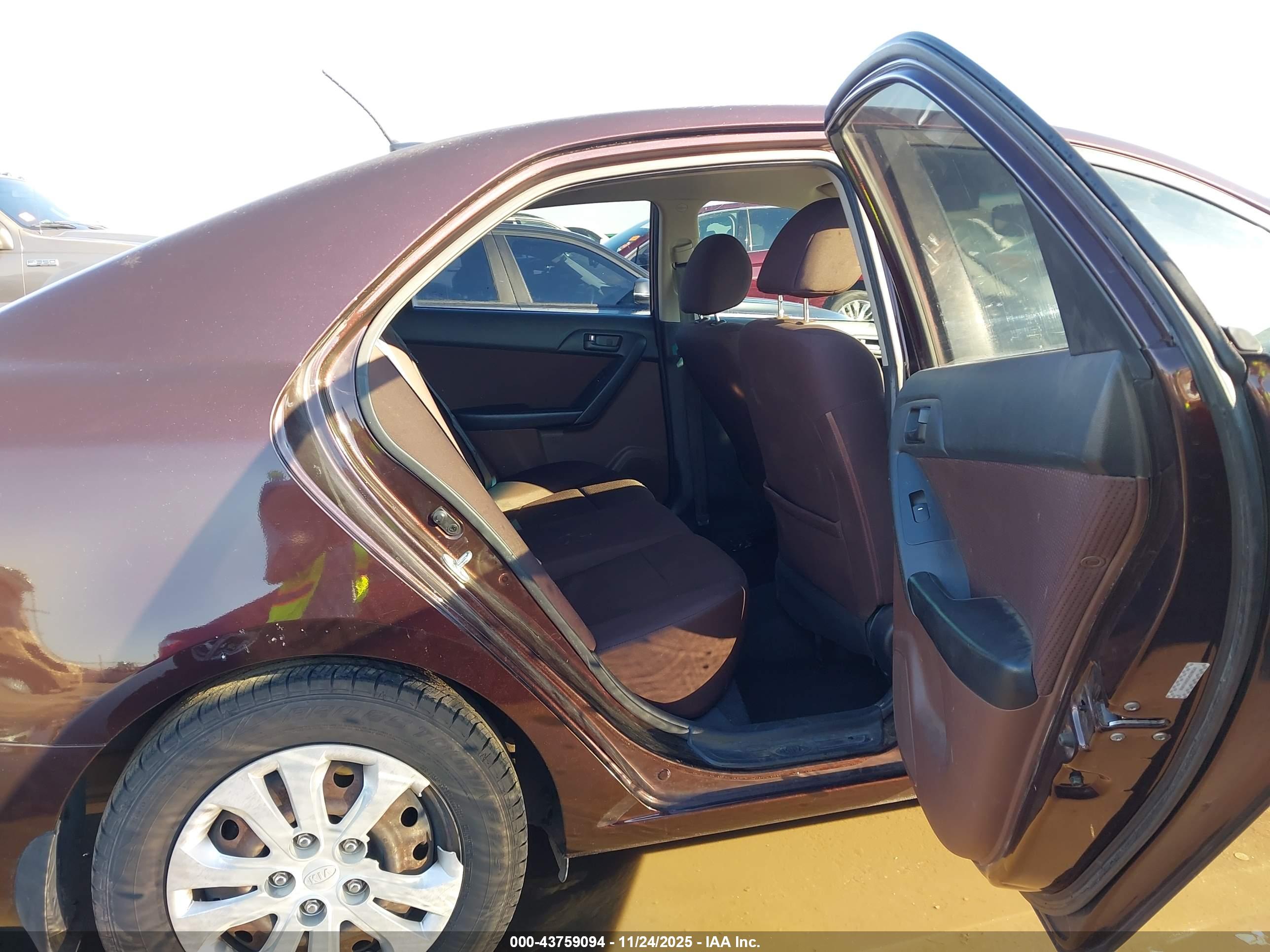 KIA FORTE image 8