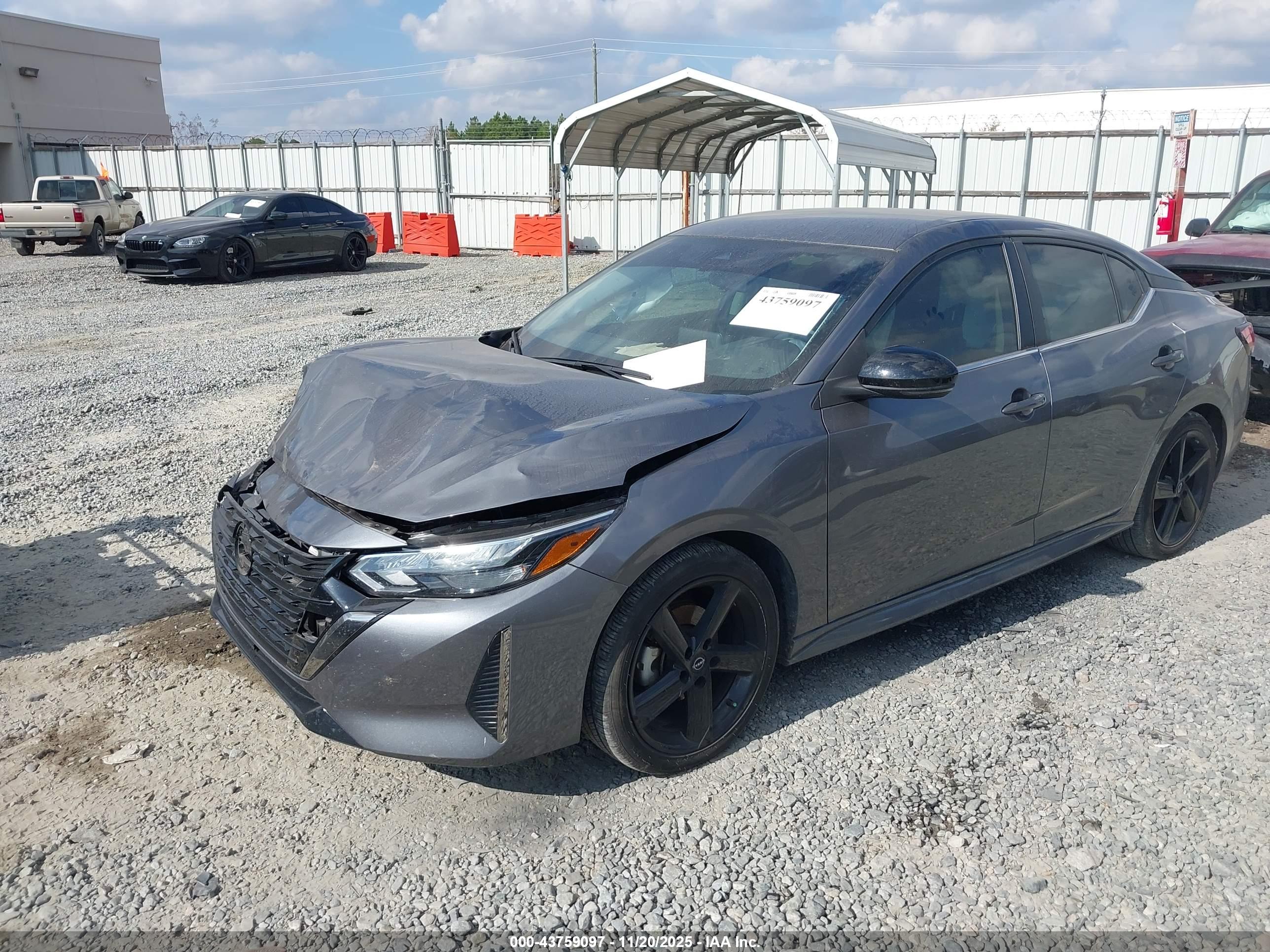 NISSAN SENTRA image 2