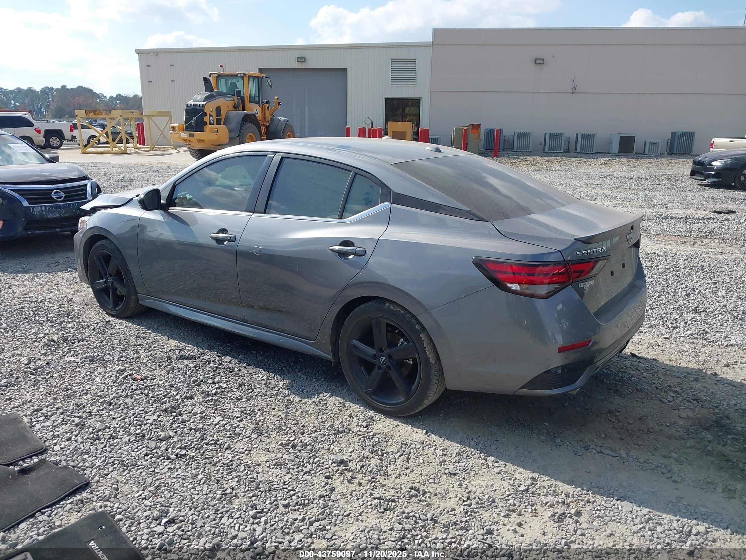 NISSAN SENTRA image 3
